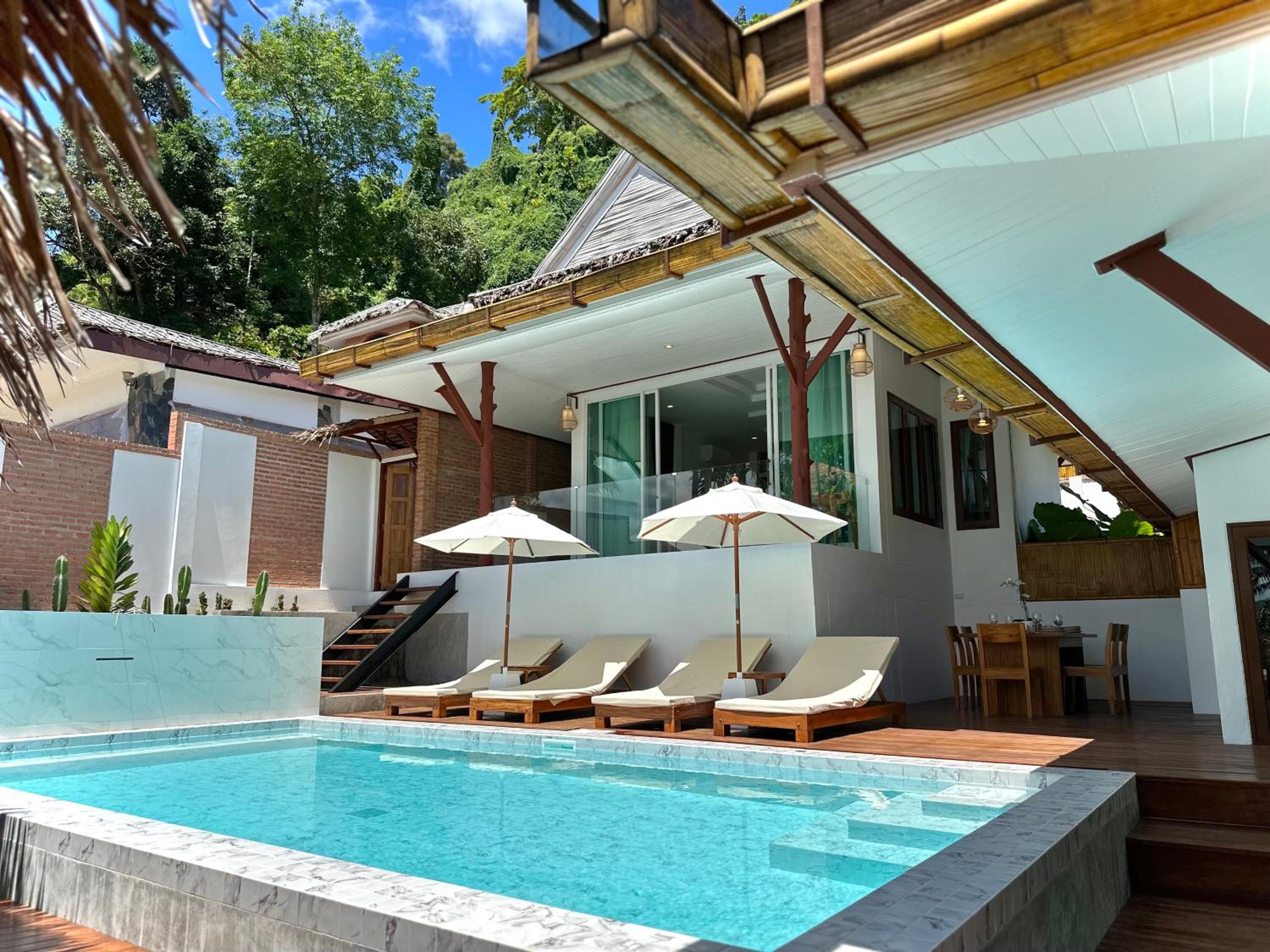 Villa with Private Pool - Photo 68