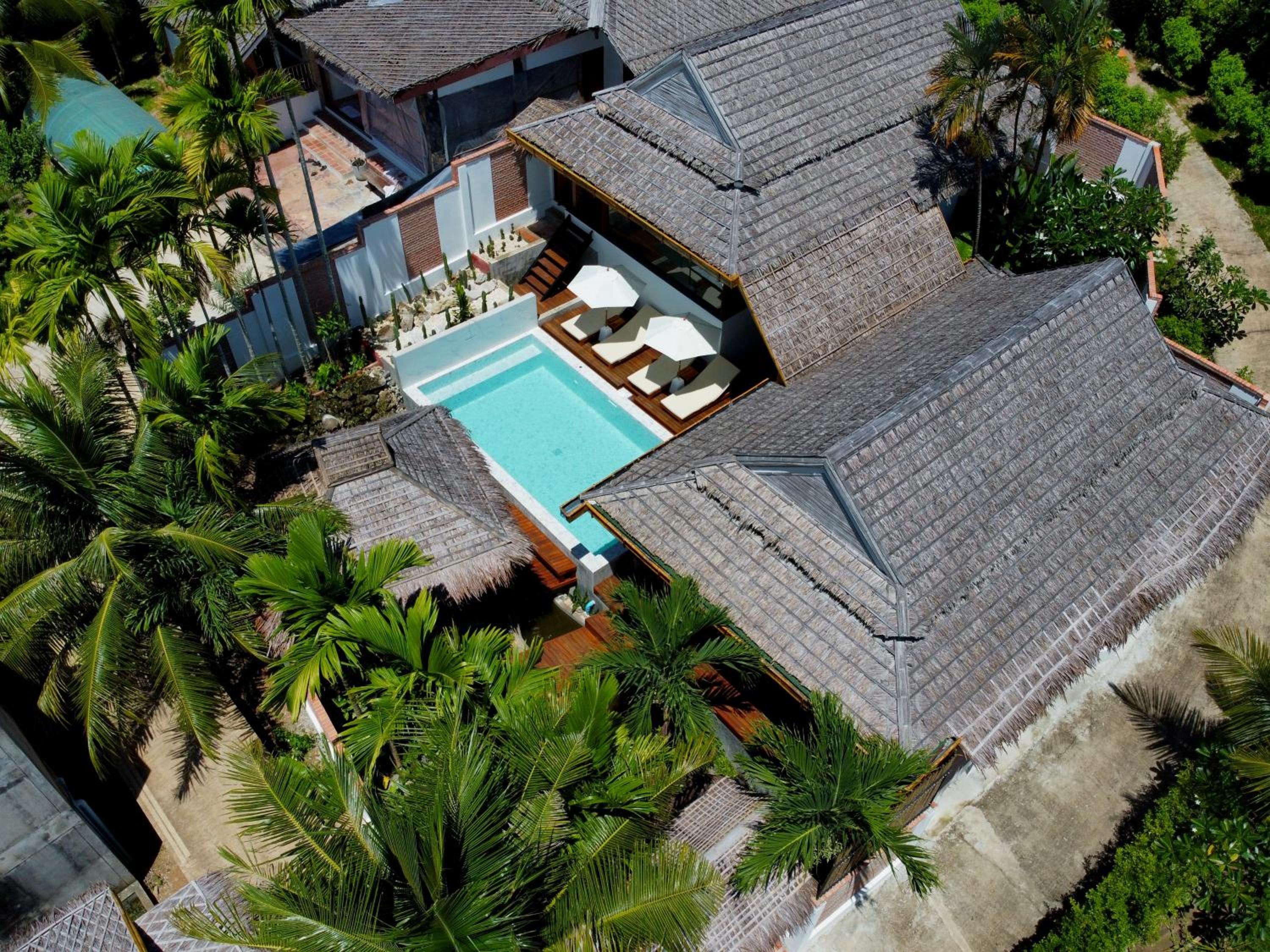 Villa with Private Pool - Photo 13