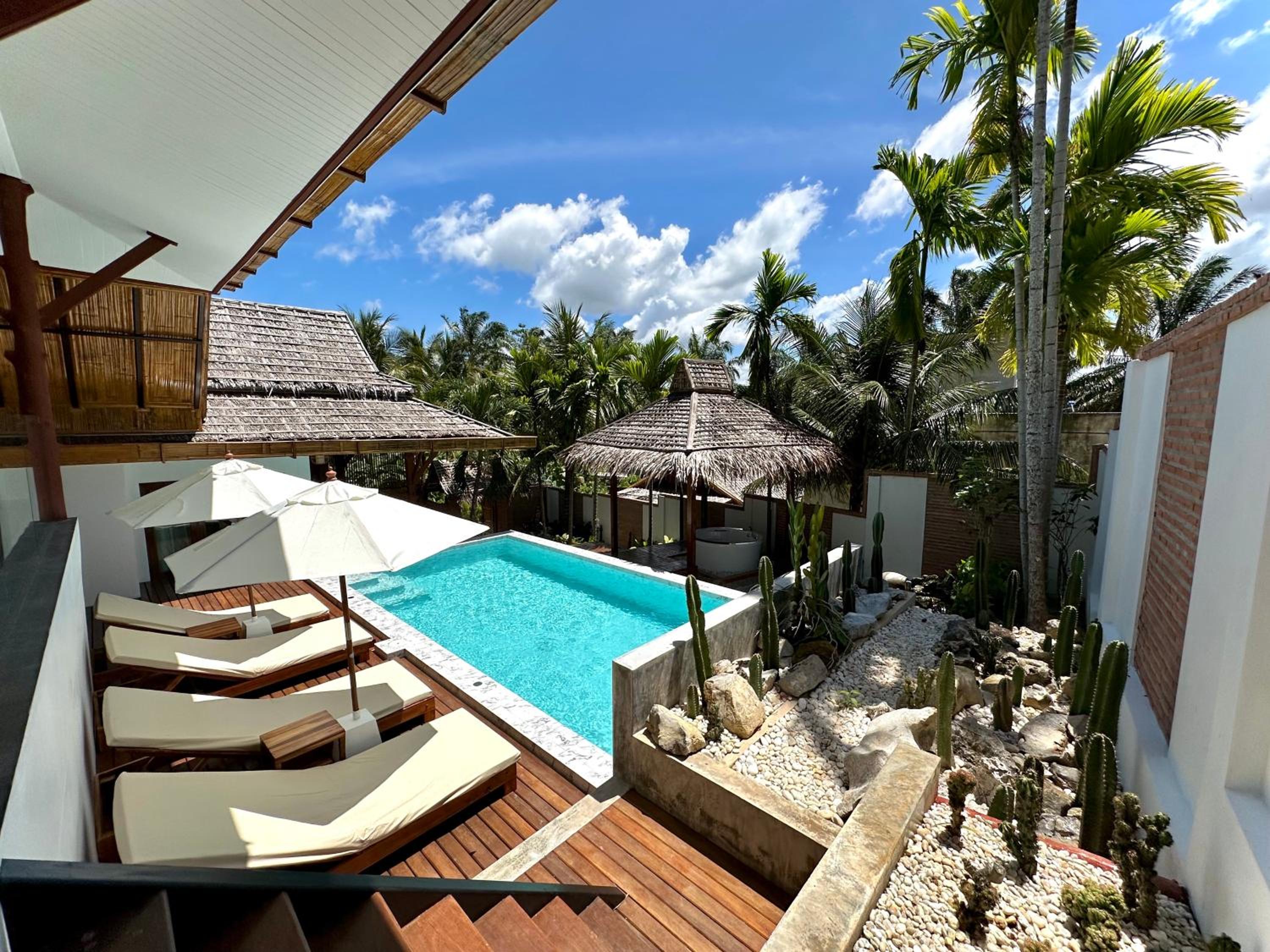 Villa with Private Pool - Photo 48