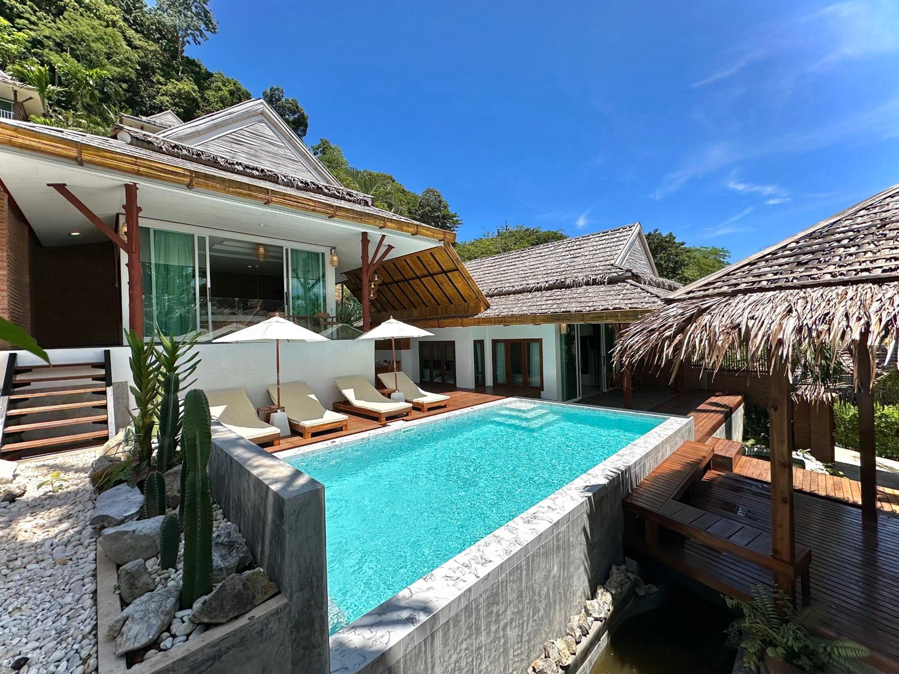 Villa with Private Pool - Photo 79