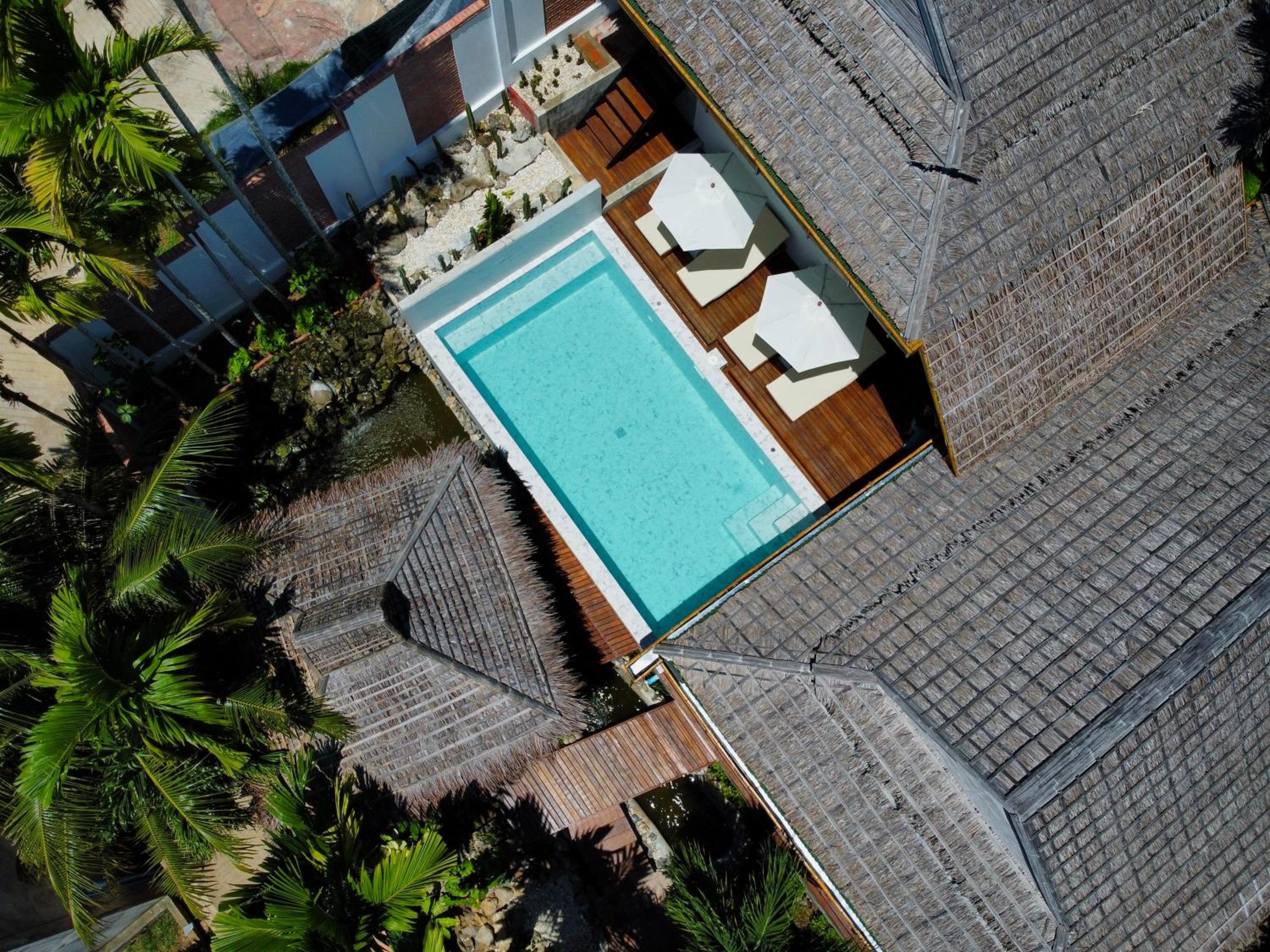 Villa with Private Pool - Photo 15