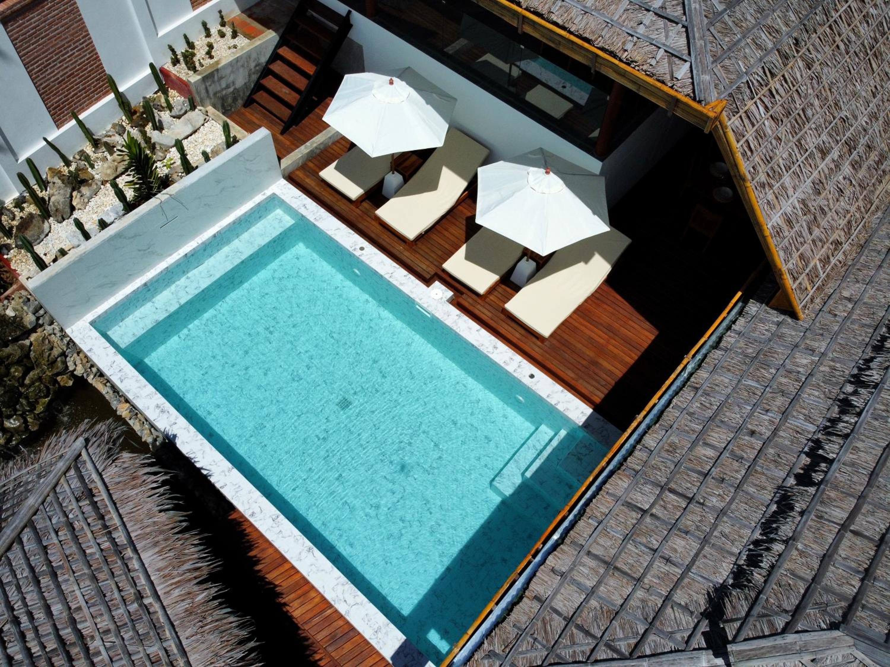 Villa with Private Pool - Photo 16