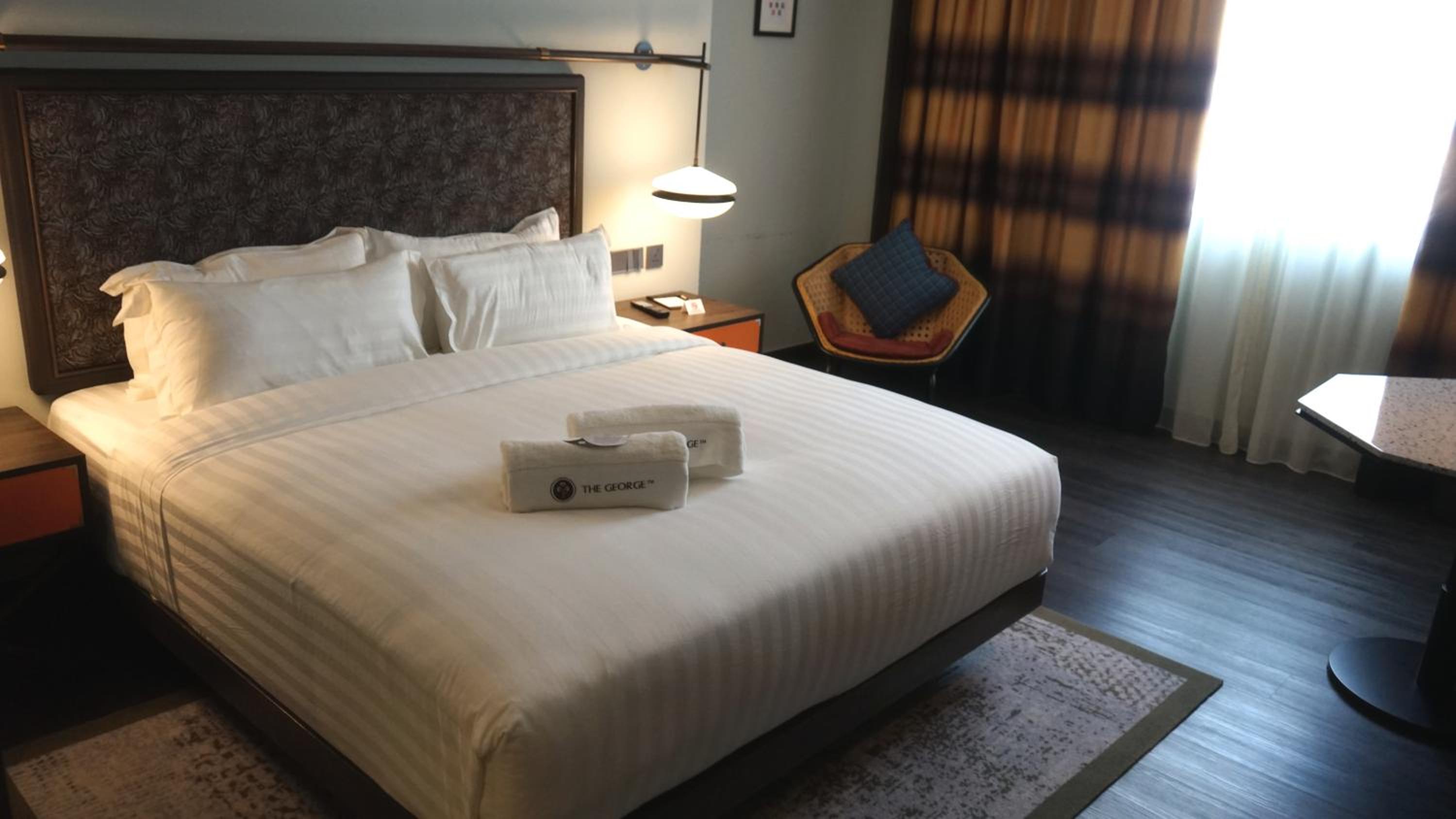 Executive Deluxe King Room - Photo 4