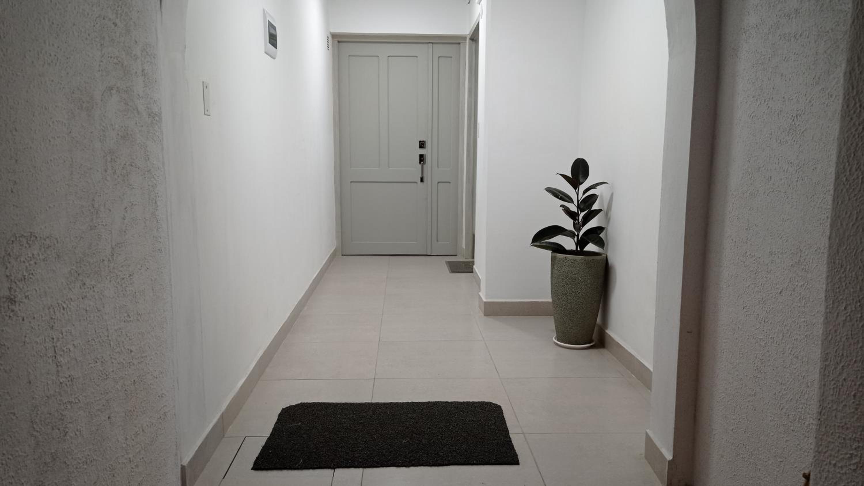 One-Bedroom Apartment photo 3