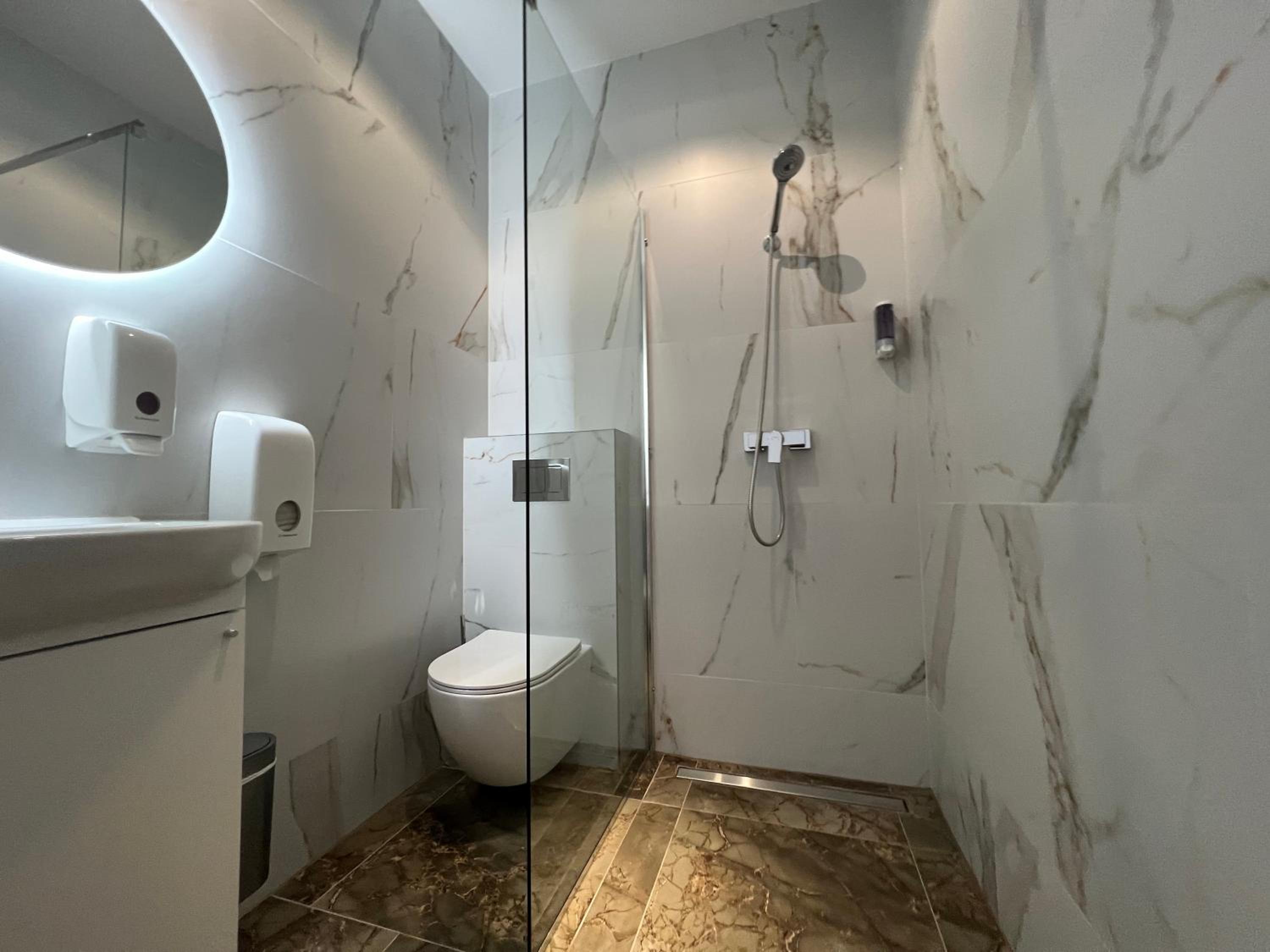 Triple Room - Photo 26