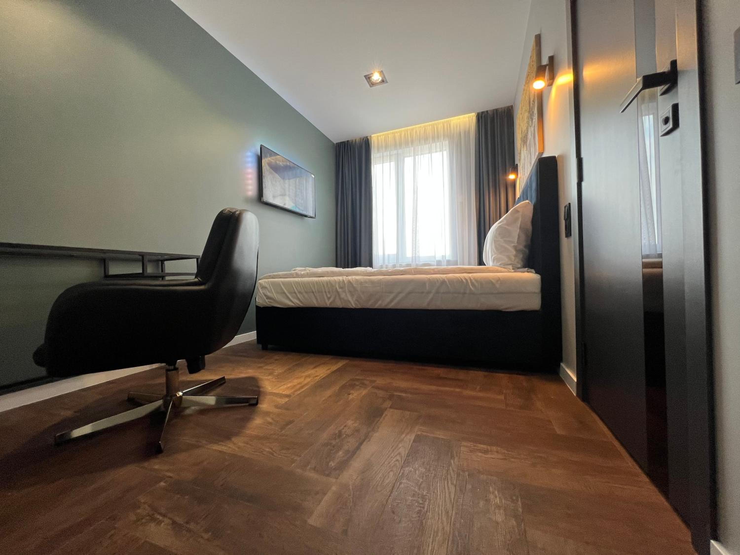 Double or Twin Room - Photo 24