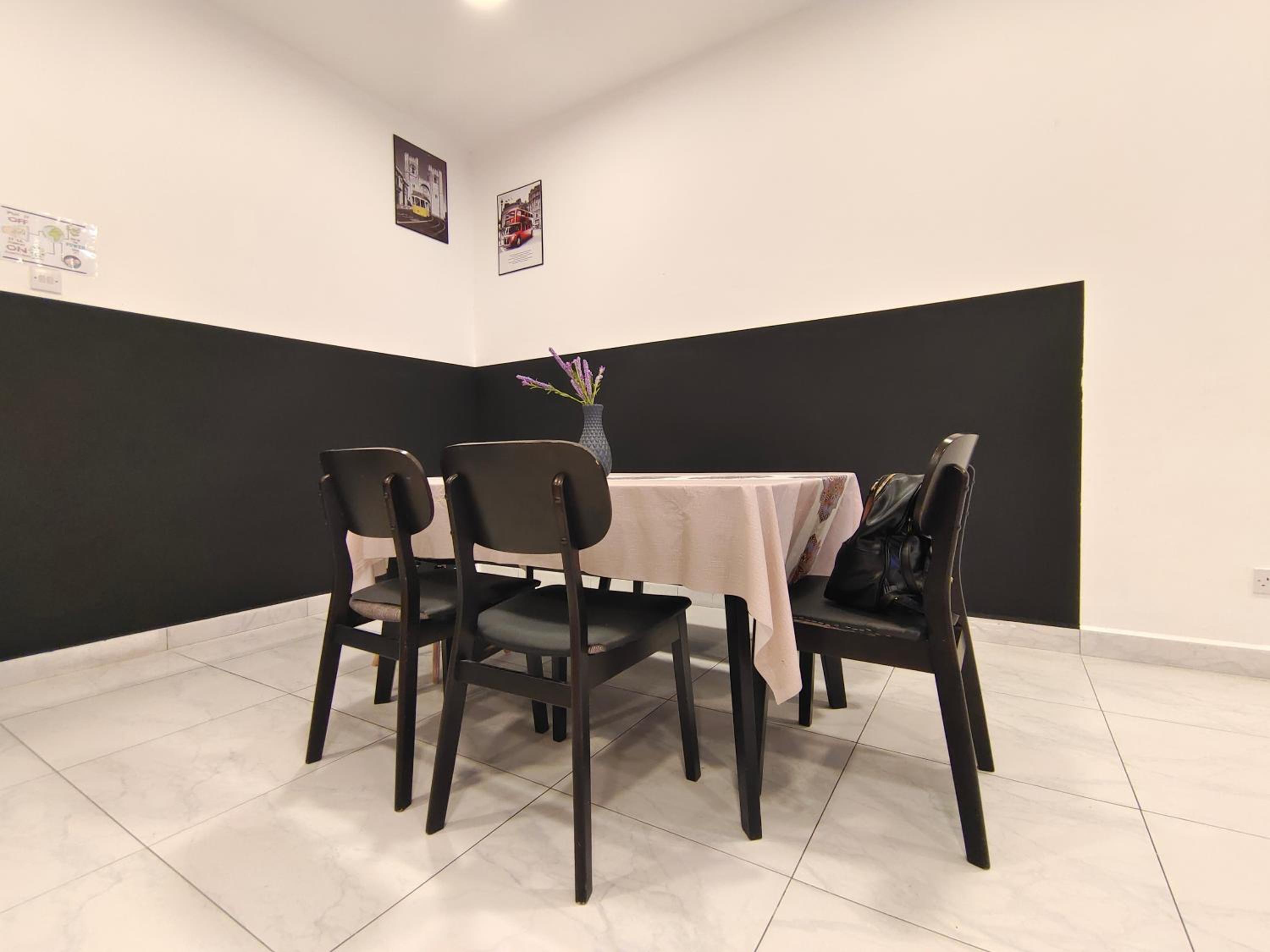 Apartment with Balcony - Photo 15