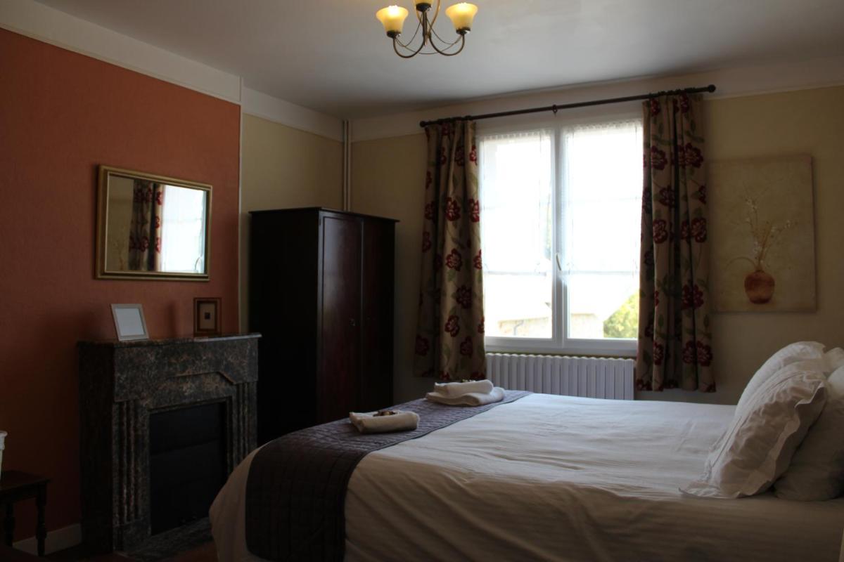 Double or Twin Room with Shower photo 2