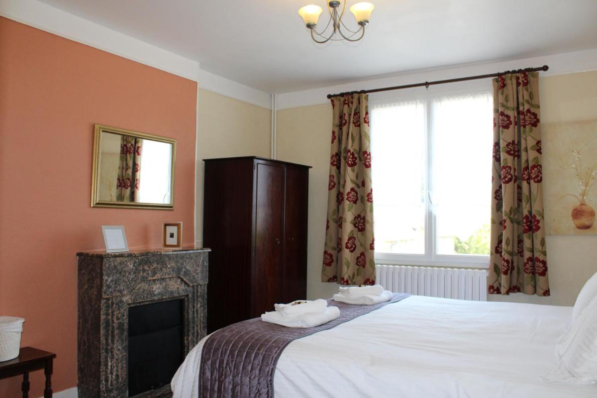 Double or Twin Room with Shower photo 3