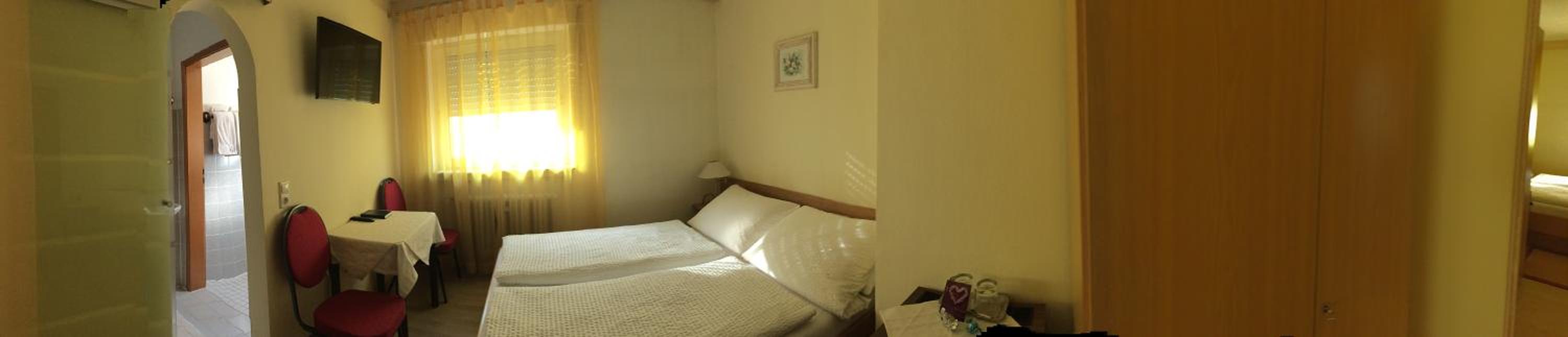 Double Room - Photo 2
