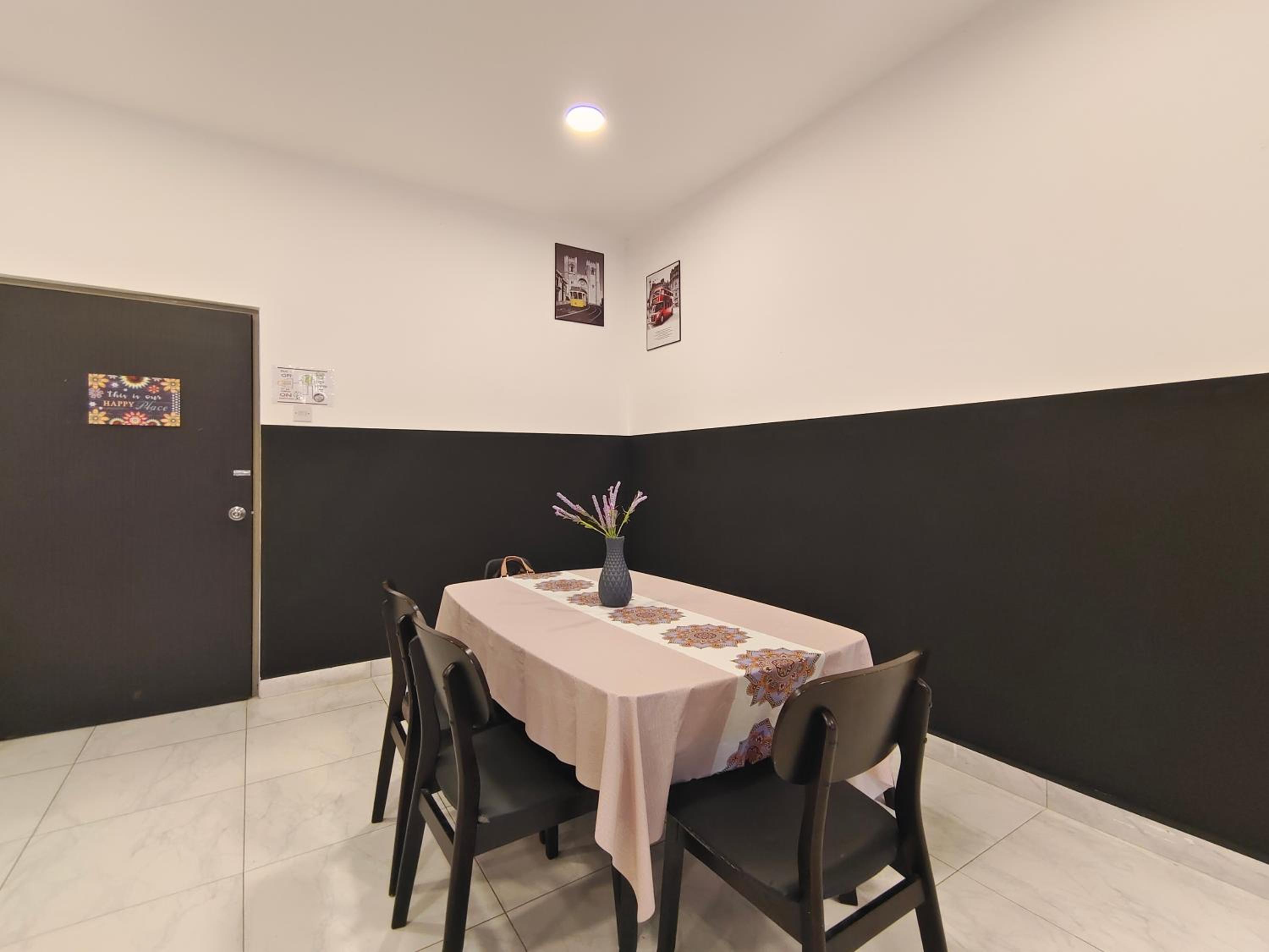 Apartment with Balcony - Photo 34