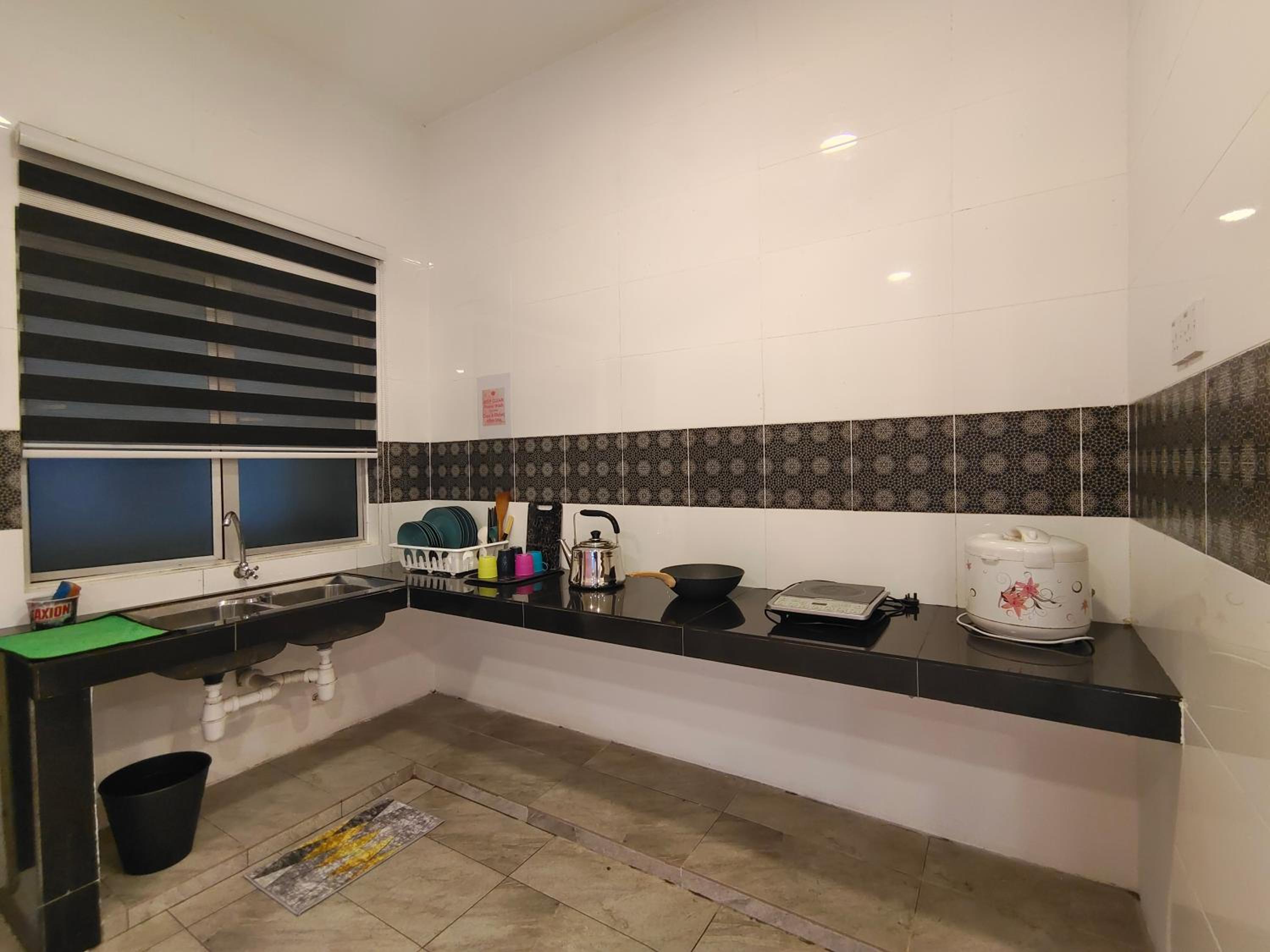 Apartment with Balcony - Photo 35