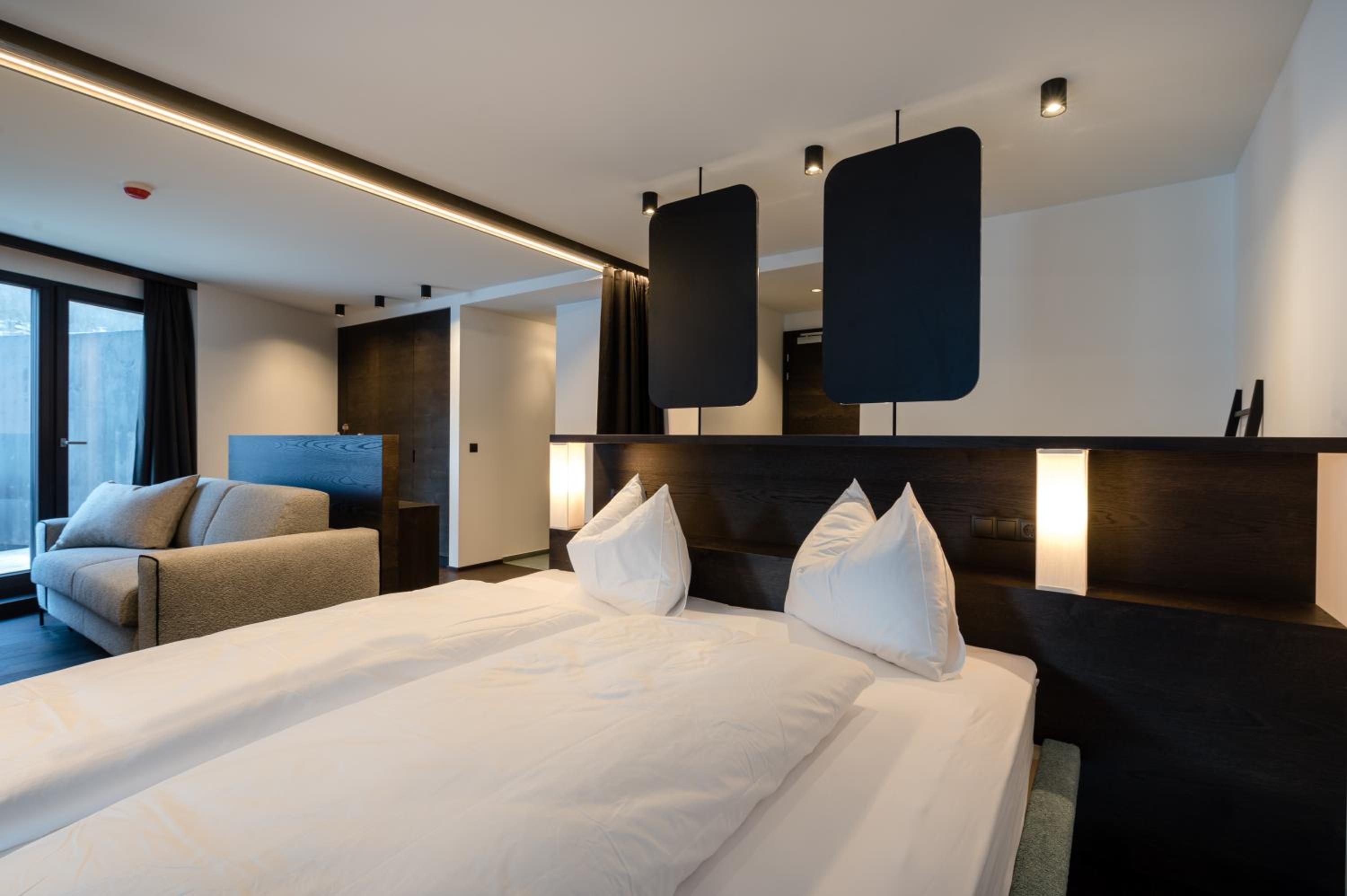 Deluxe King Suite