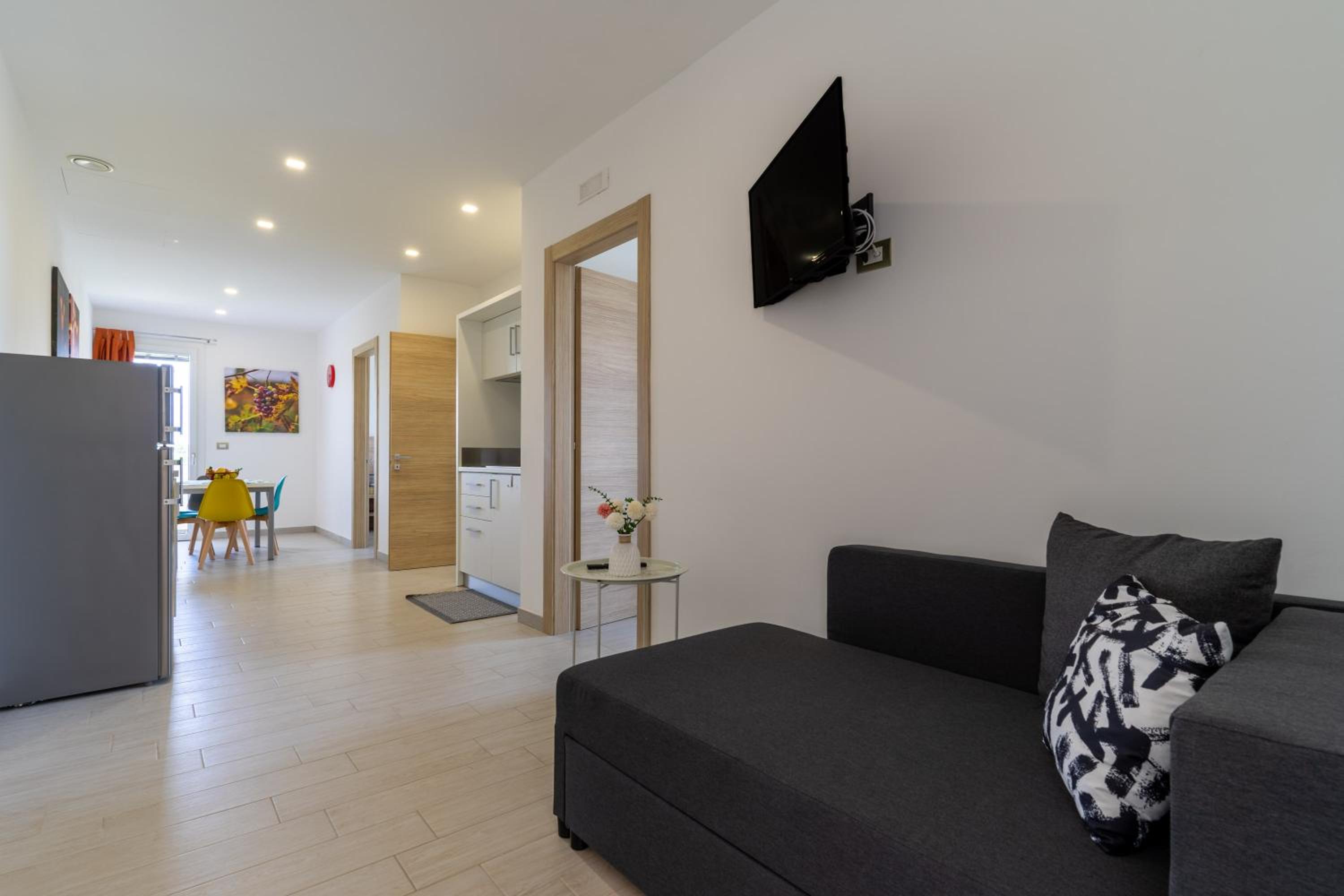 Two-Bedroom Deluxe Apartment with Garden View photo 1