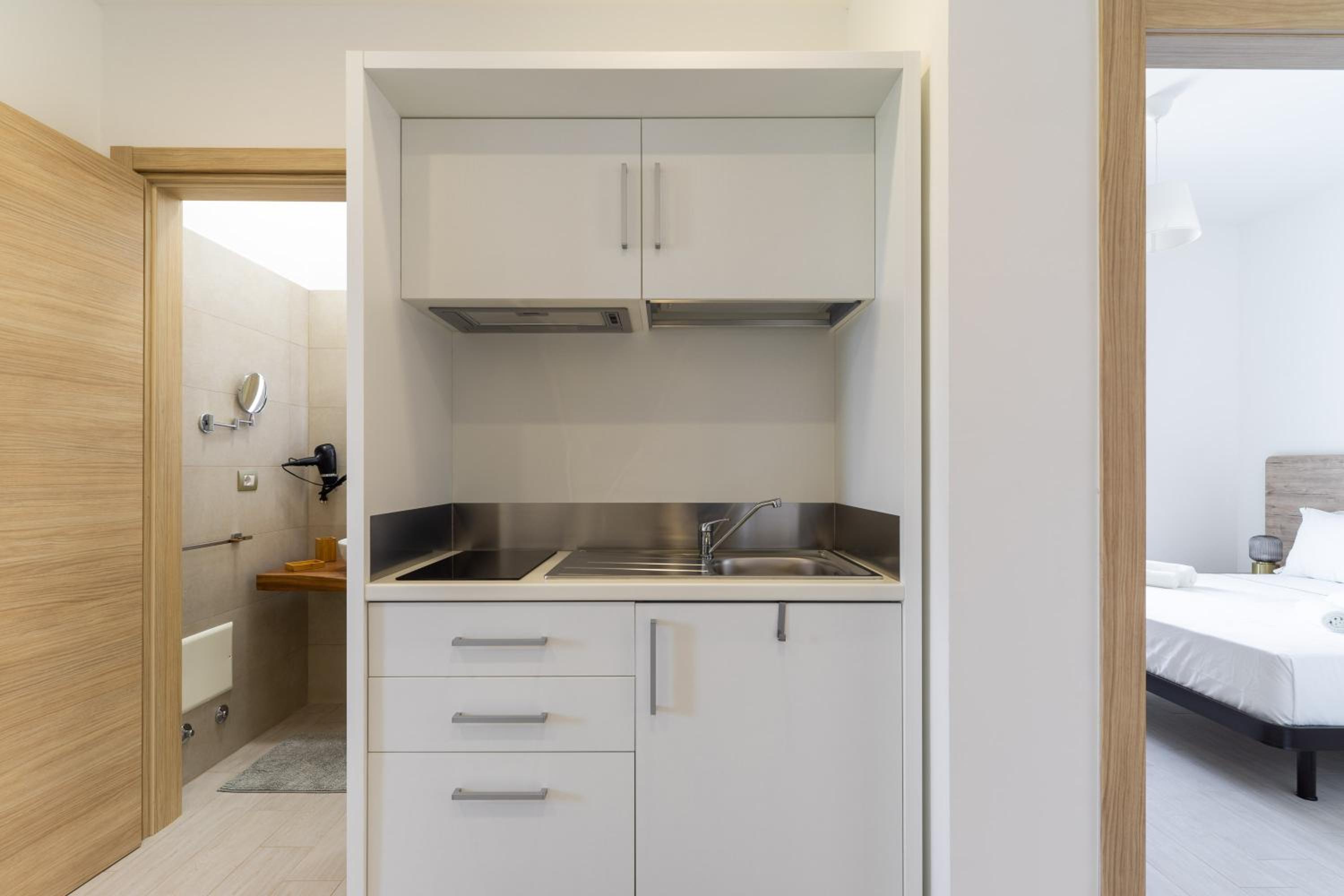 Two-Bedroom Deluxe Apartment with Garden View photo 3