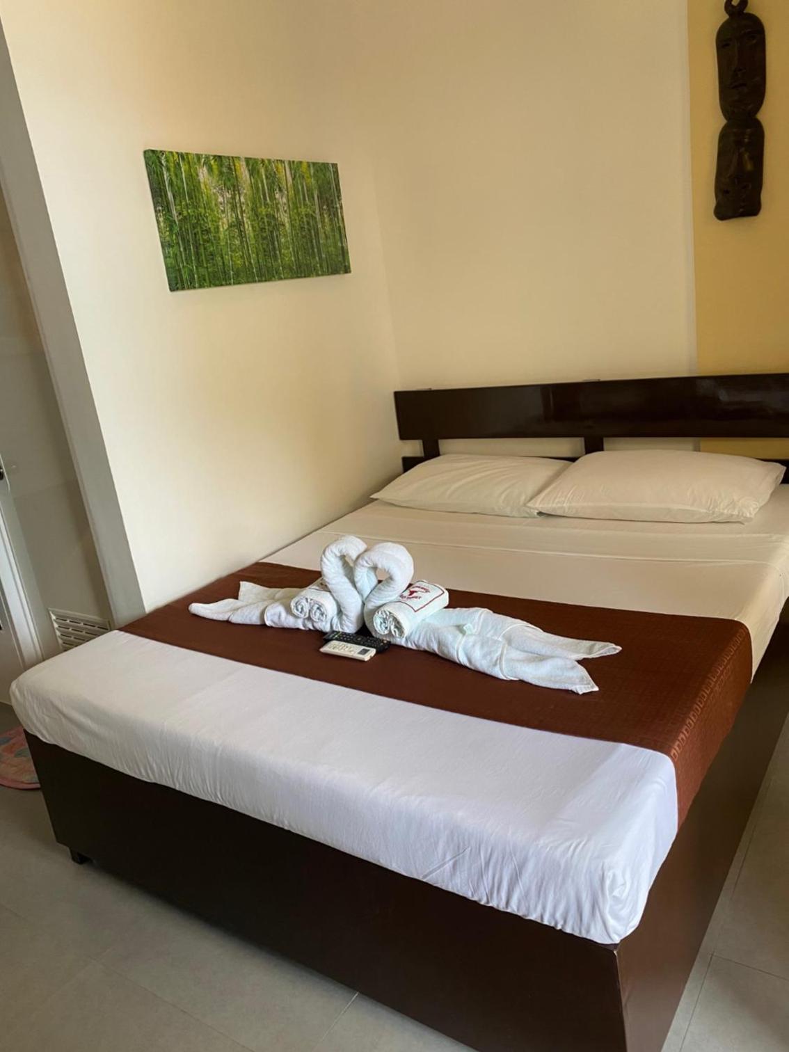 Deluxe Double Room with Balcony - Photo 12