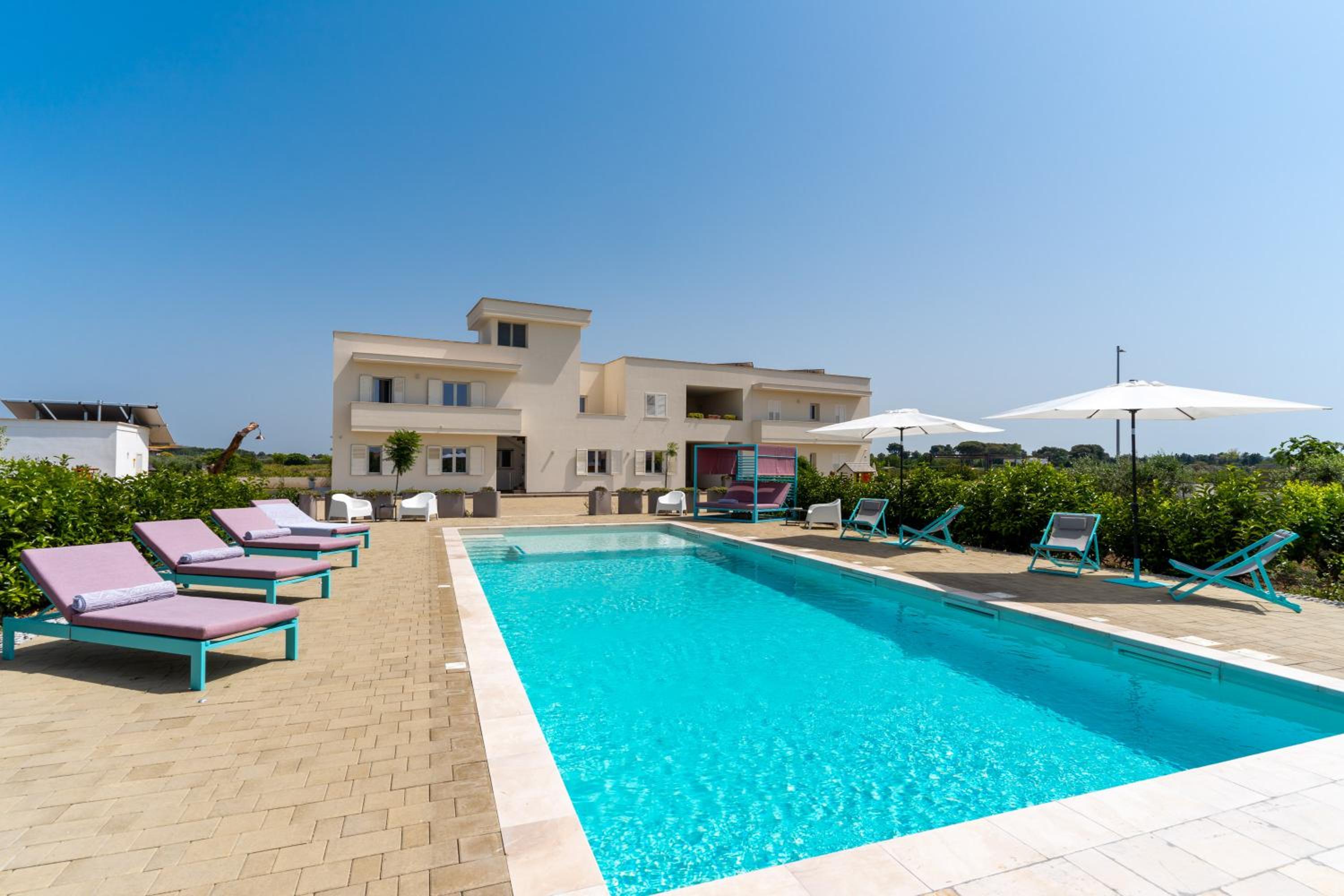 Two-Bedroom Deluxe Apartment with Garden View photo 2