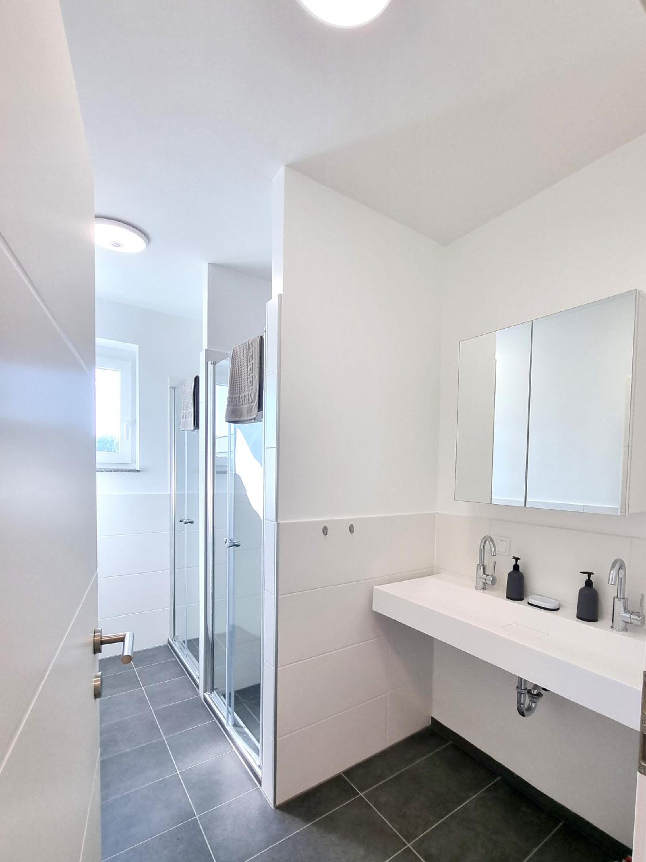 Single Room with Shared Bathroom photo 2