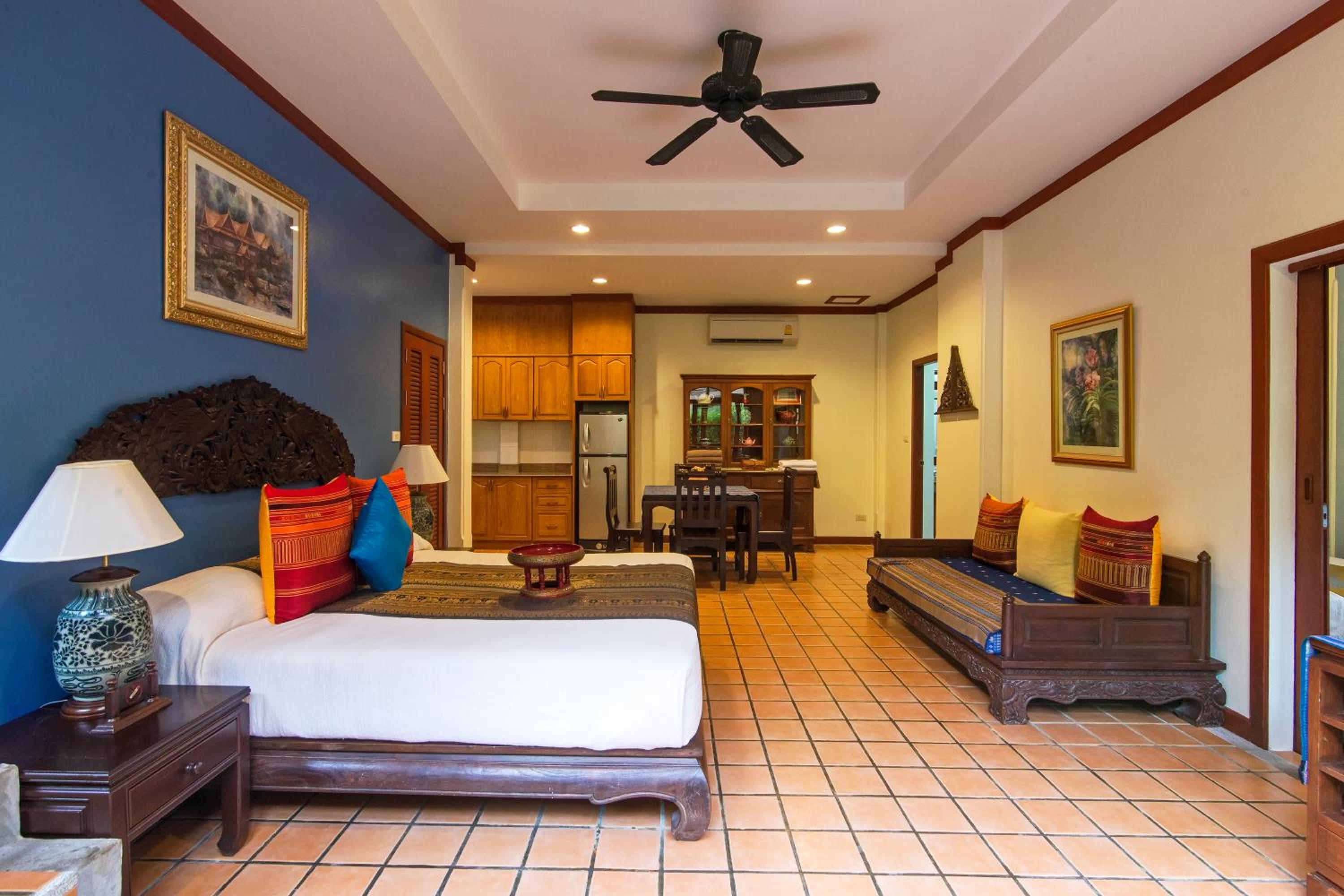 Gold Antique Extra-Bedroom-Downstairs with Forest View photo 1