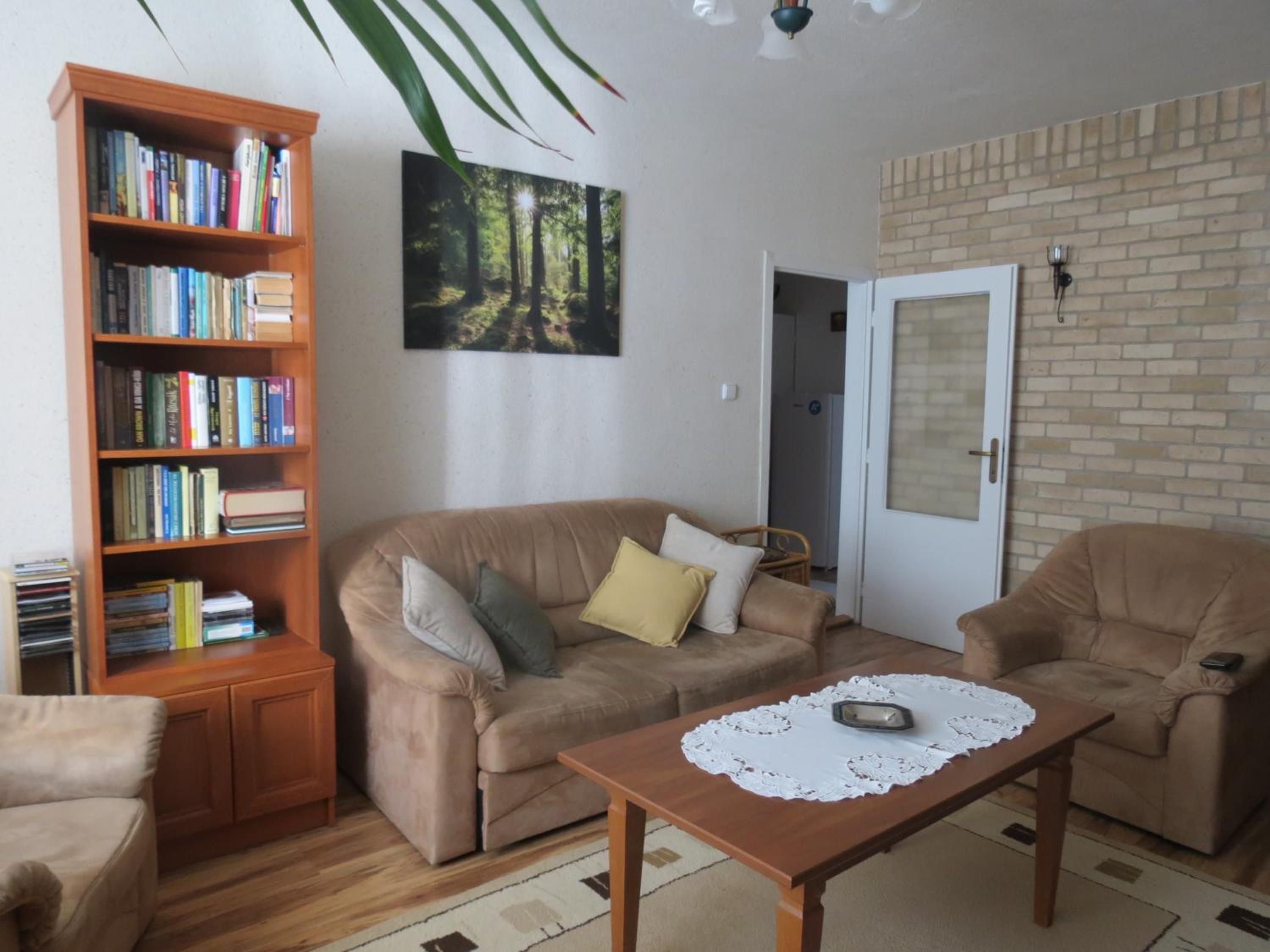 One-Bedroom Apartment photo 1