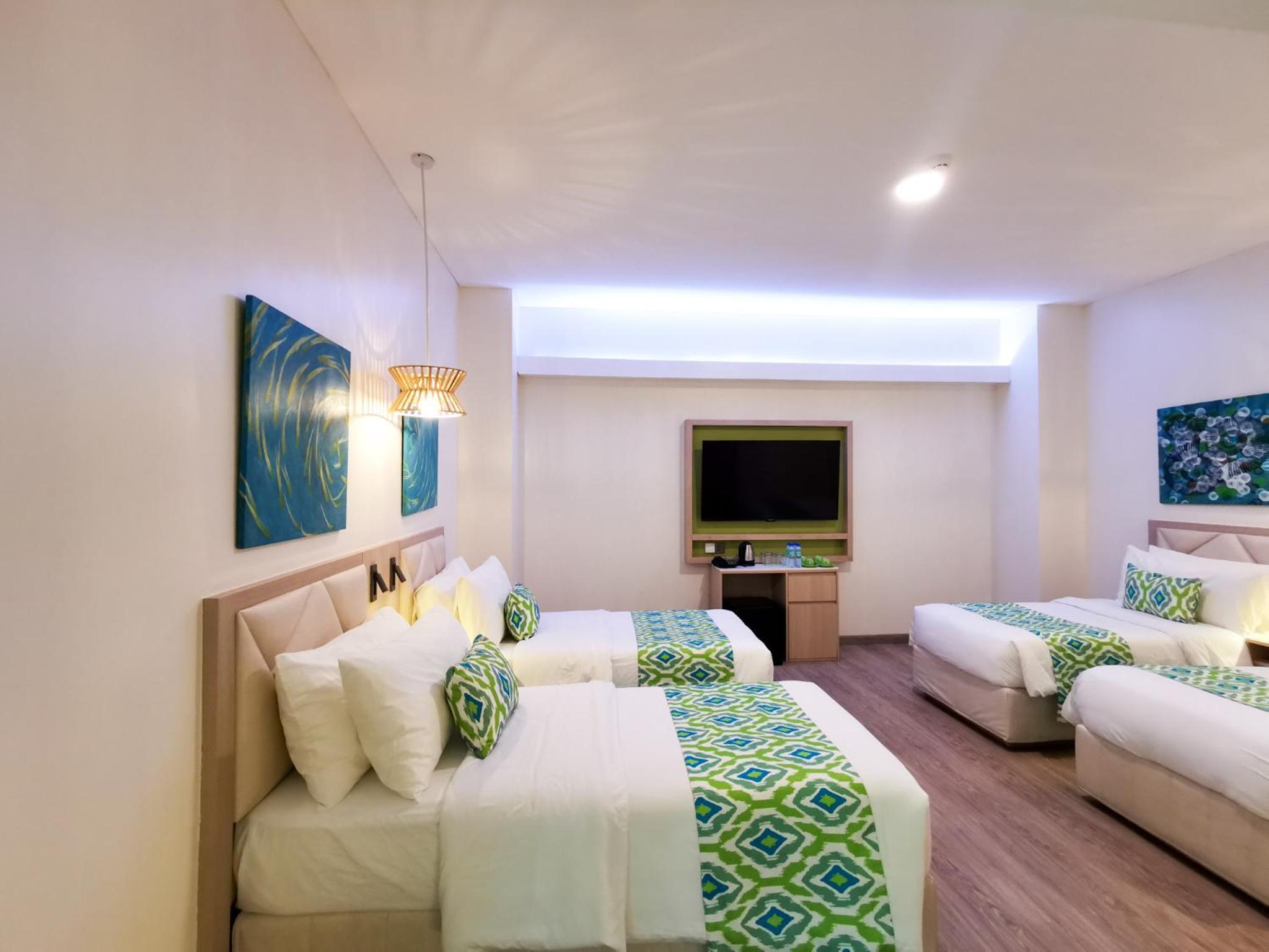 Family Room - Photo 4