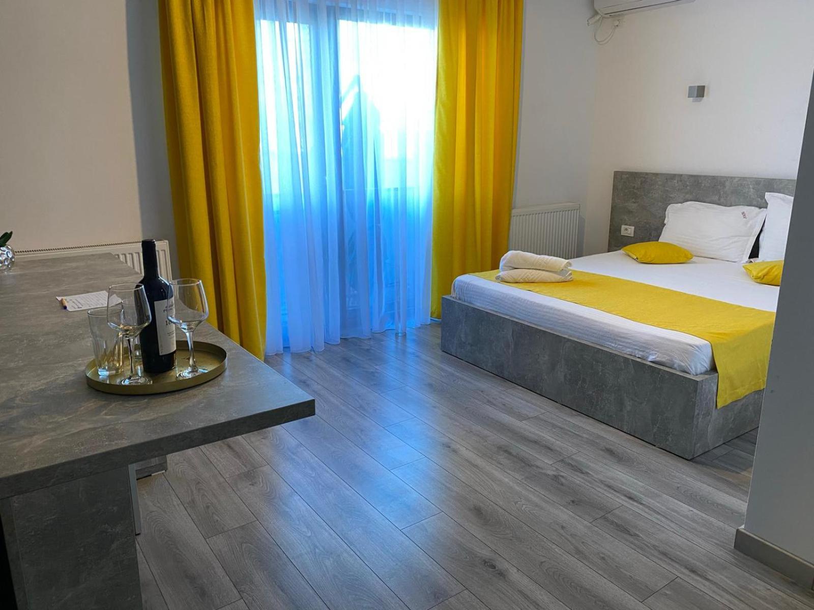 Double Room with Terrace - Photo 21