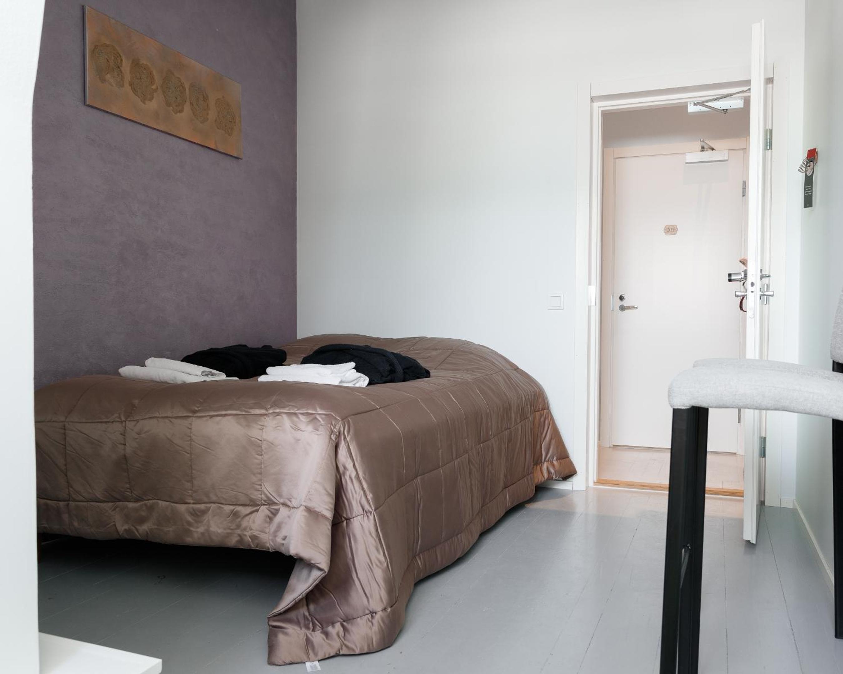 Double Room with Private Bathroom - Photo 3