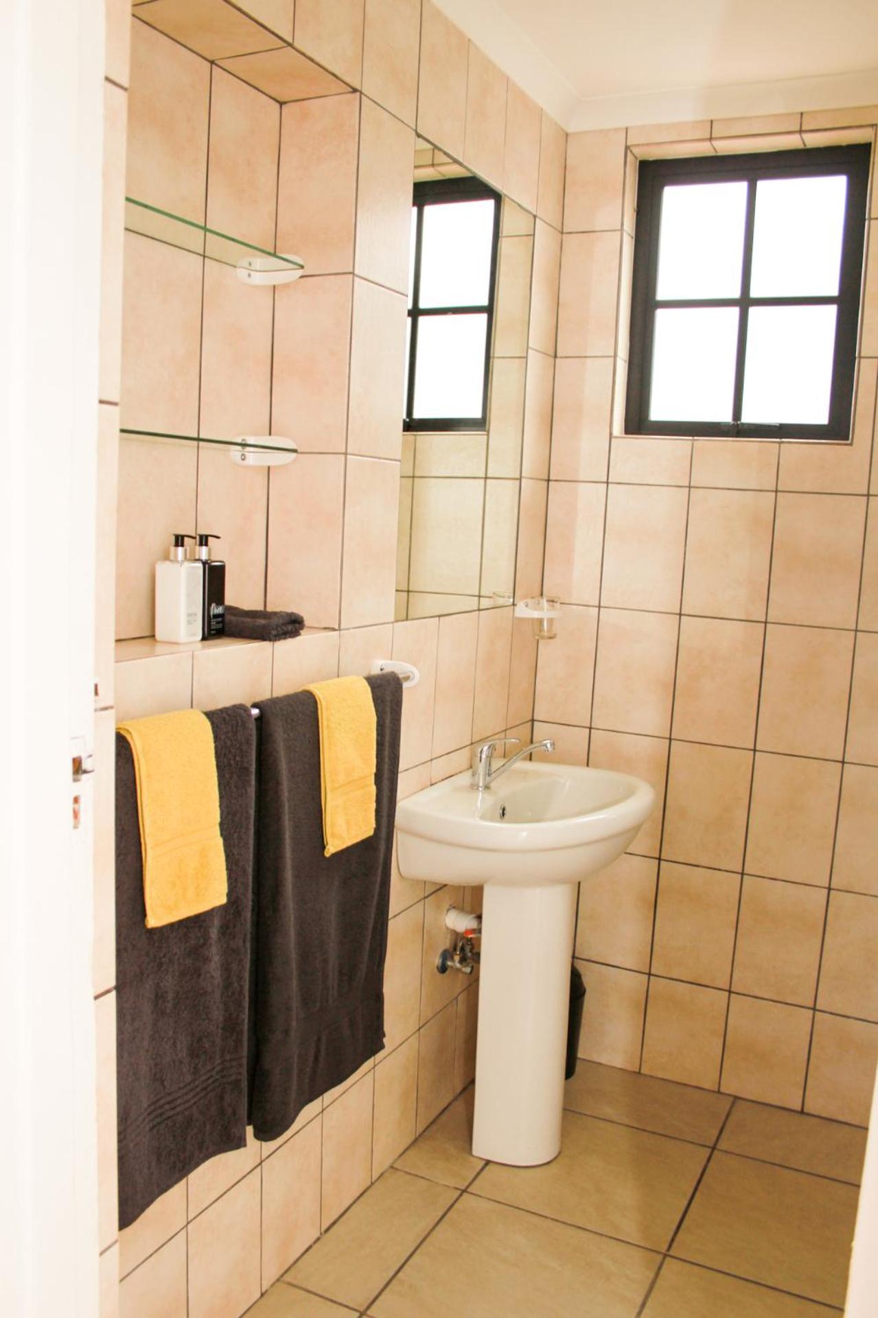 Double Room with Private Bathroom photo 3
