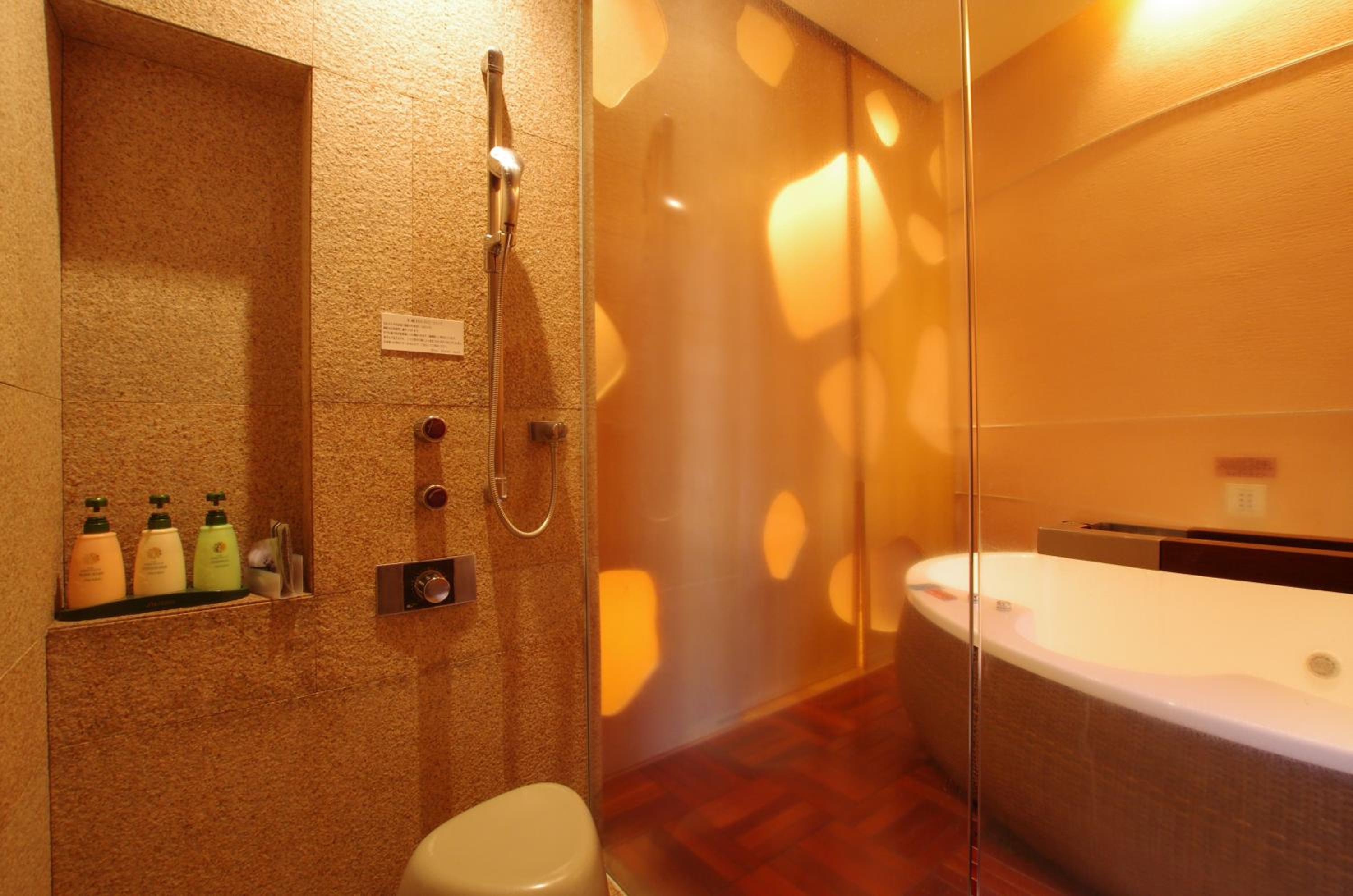 One-Bedroom Suite photo 3