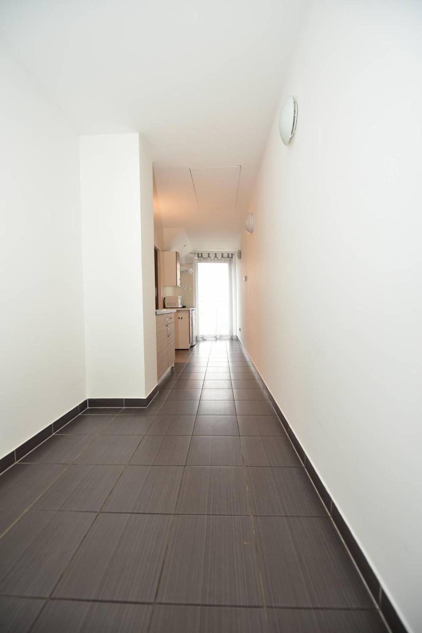Quadruple Room with Private Bathroom - Photo 12