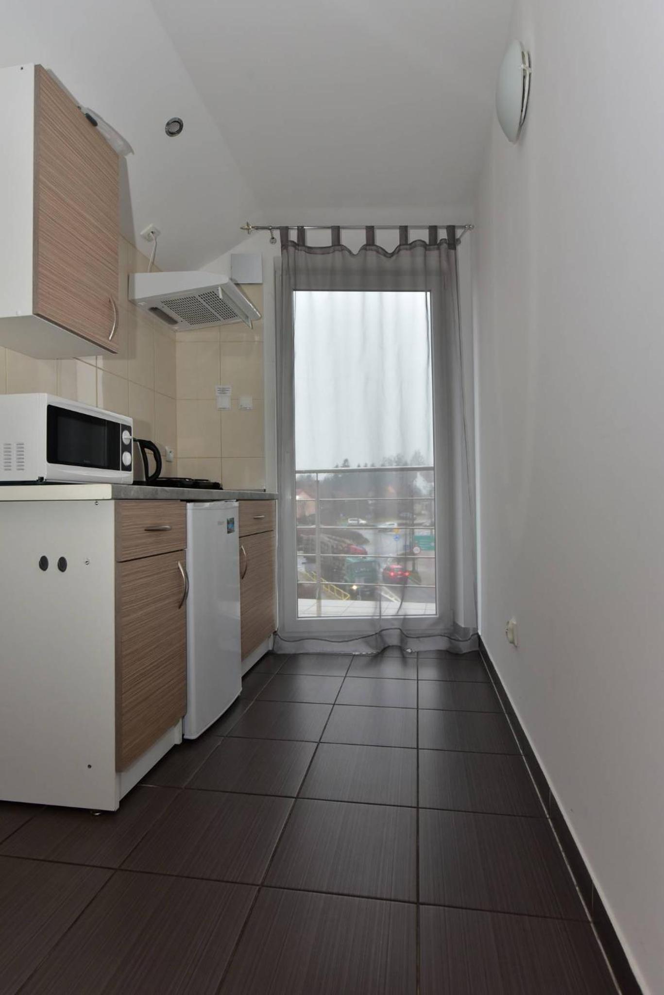 Quadruple Room with Private Bathroom - Photo 14