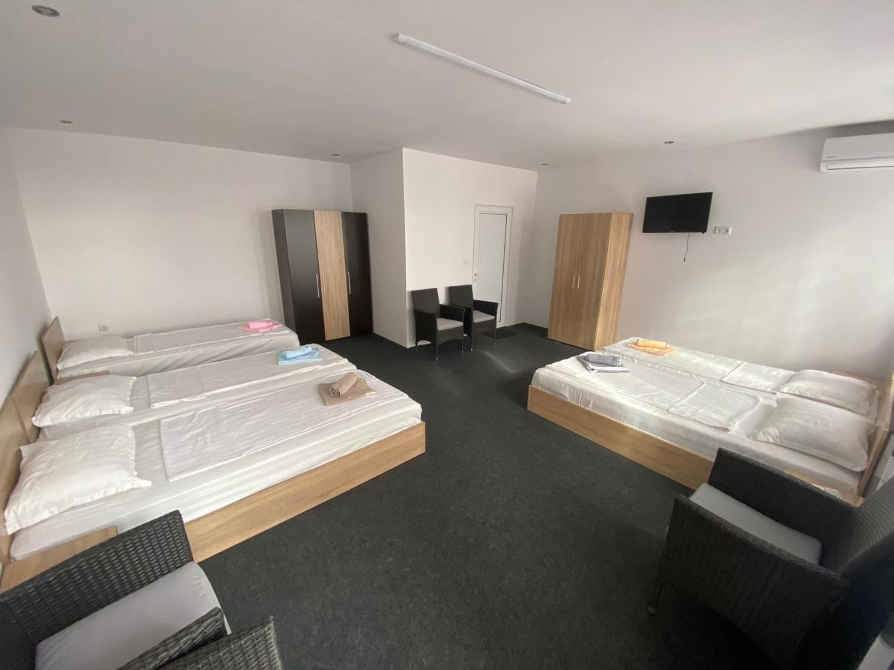 Large Double Room photo 1