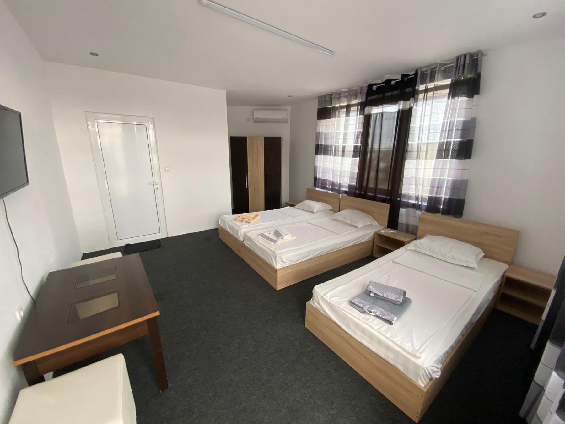 Budget Double Room photo 3
