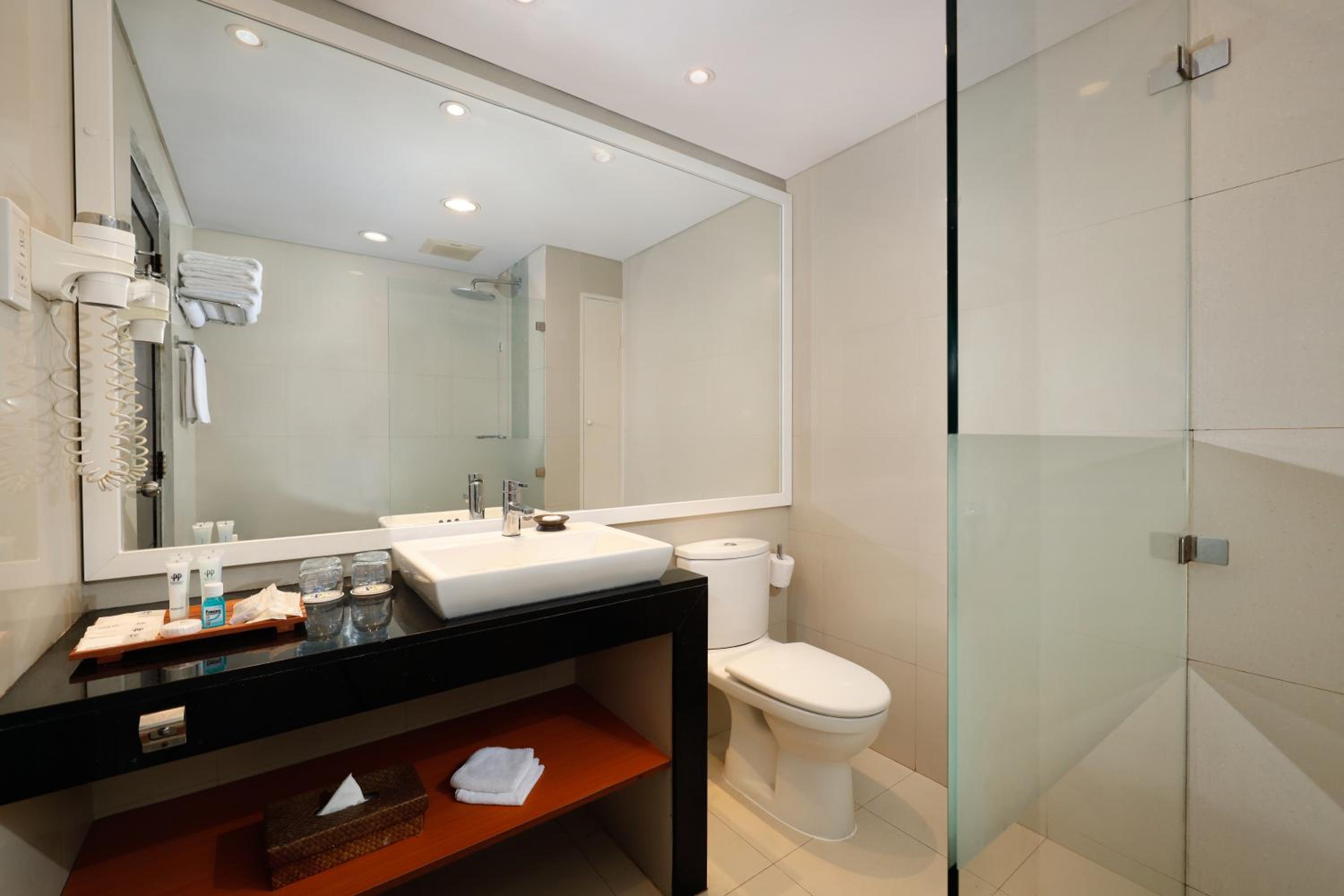 Deluxe Double or Twin Room with Pool View