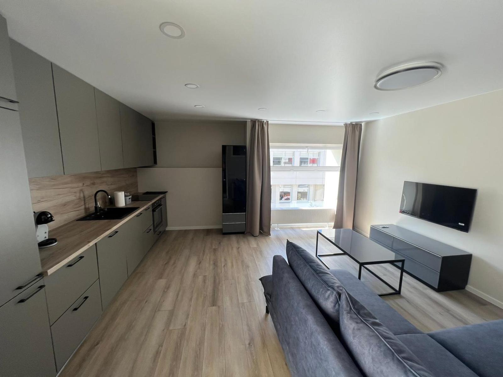 One-Bedroom Apartment photo 1