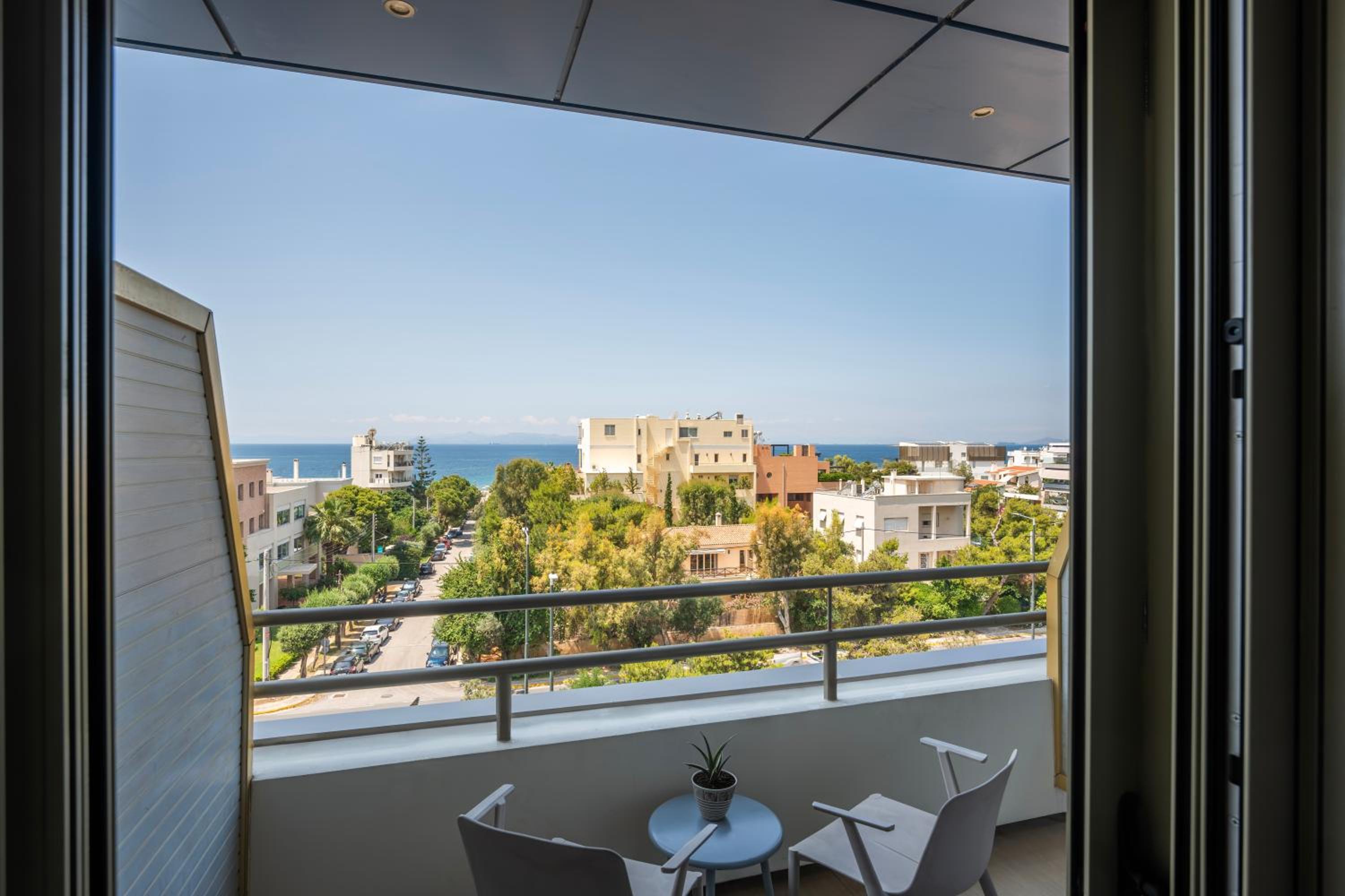 Interconnecting Double or Twin Rooms with Side Sea View