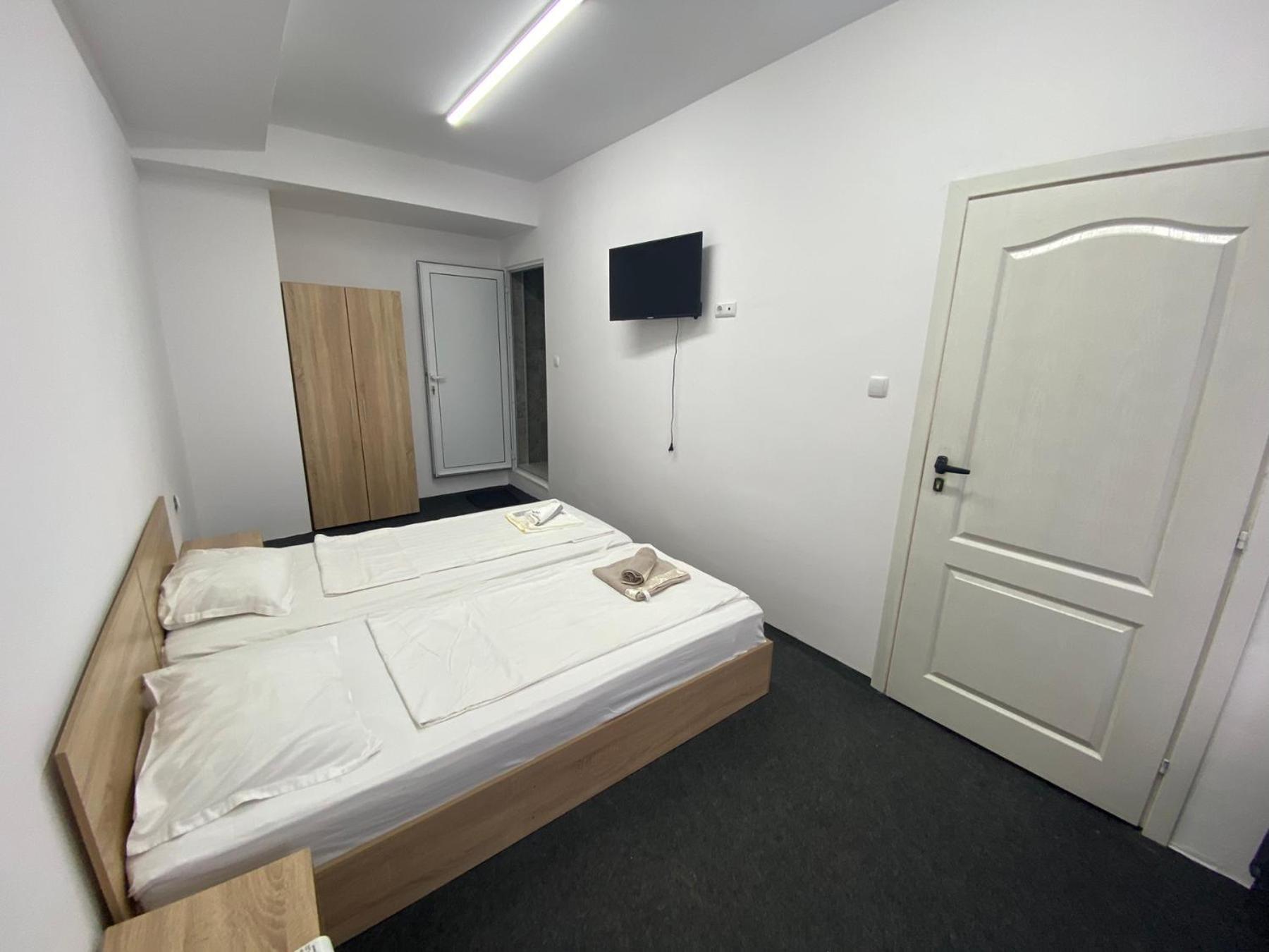 Budget Double Room photo 3