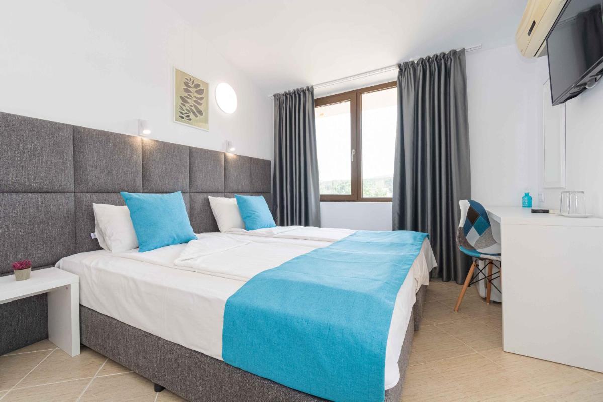 Deluxe Twin Room photo 2