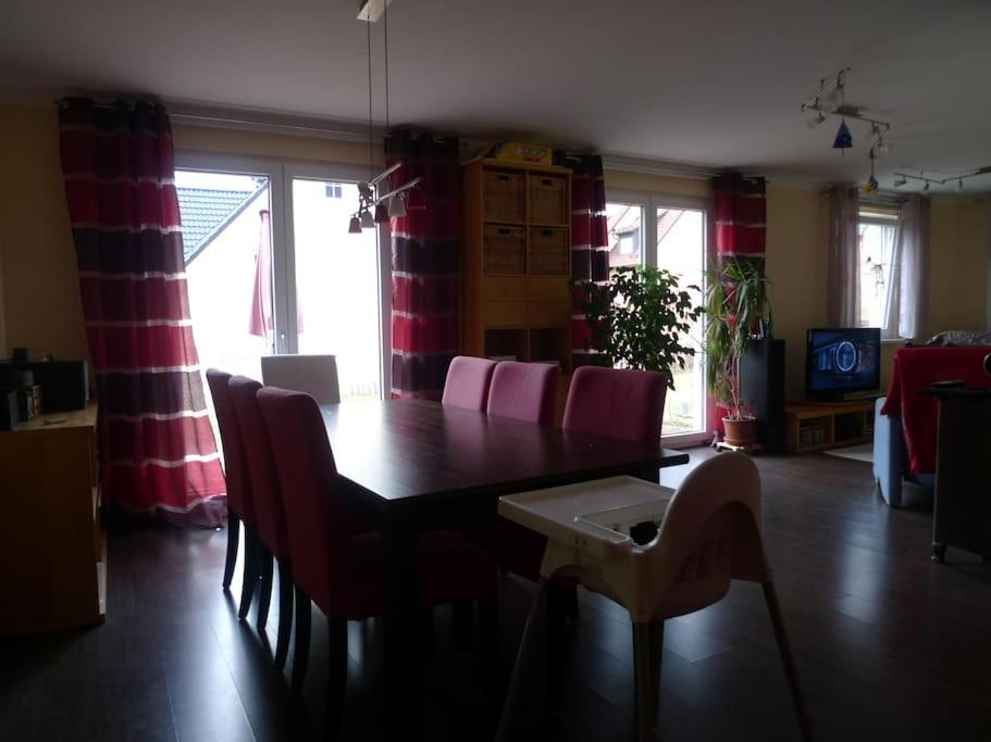Five-Bedroom House photo 3