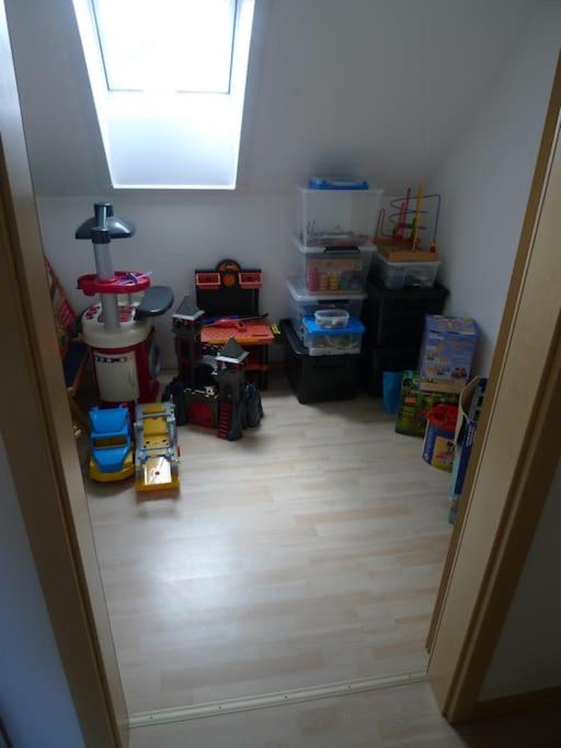 Five-Bedroom House photo 2