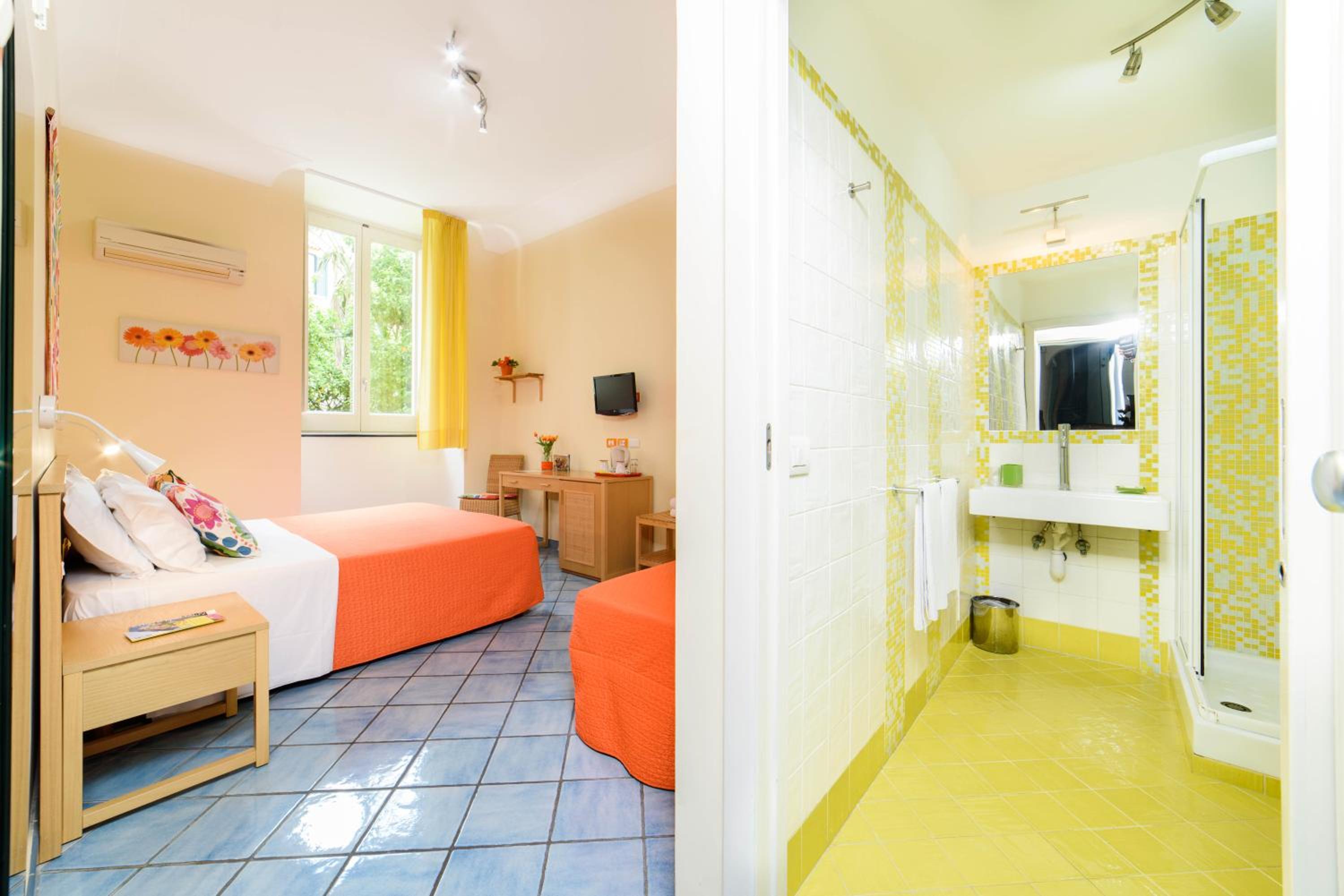 Basic Triple Room photo 3