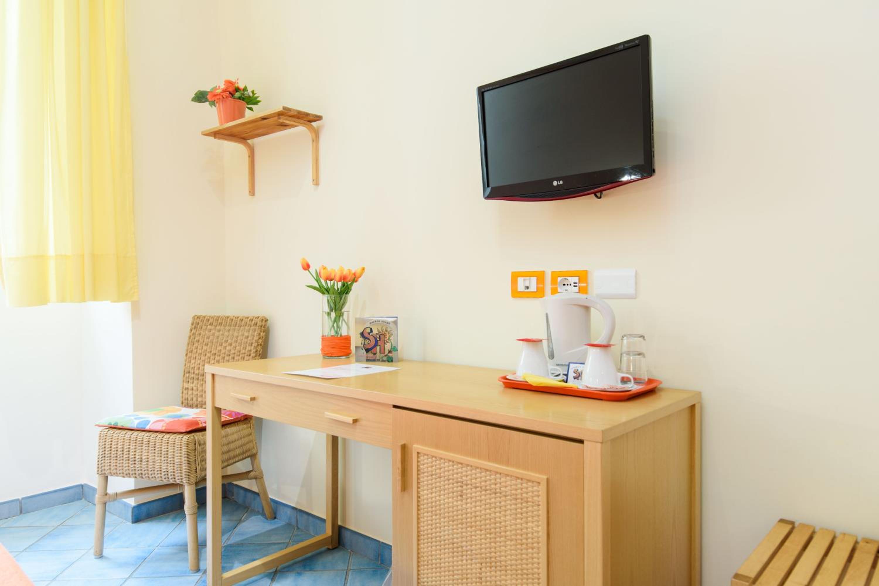 Basic Triple Room photo 3