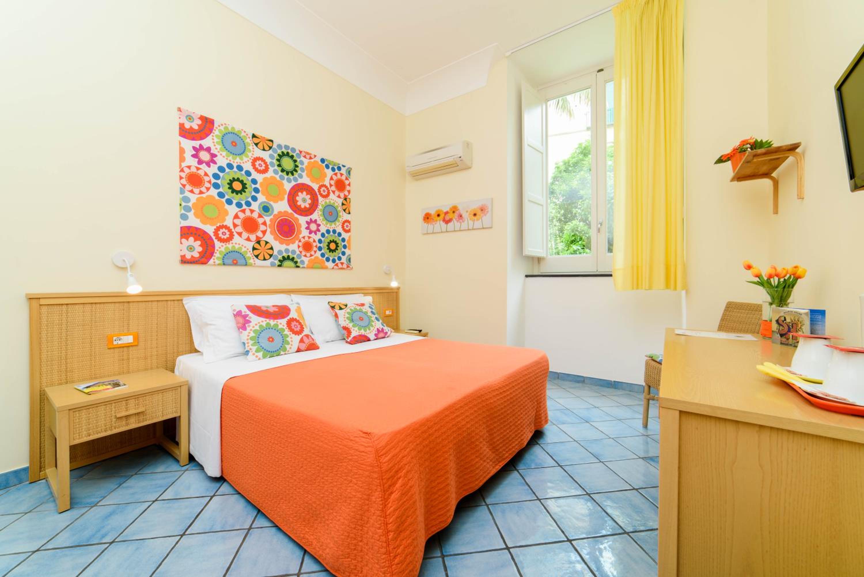 Basic Triple Room photo 2