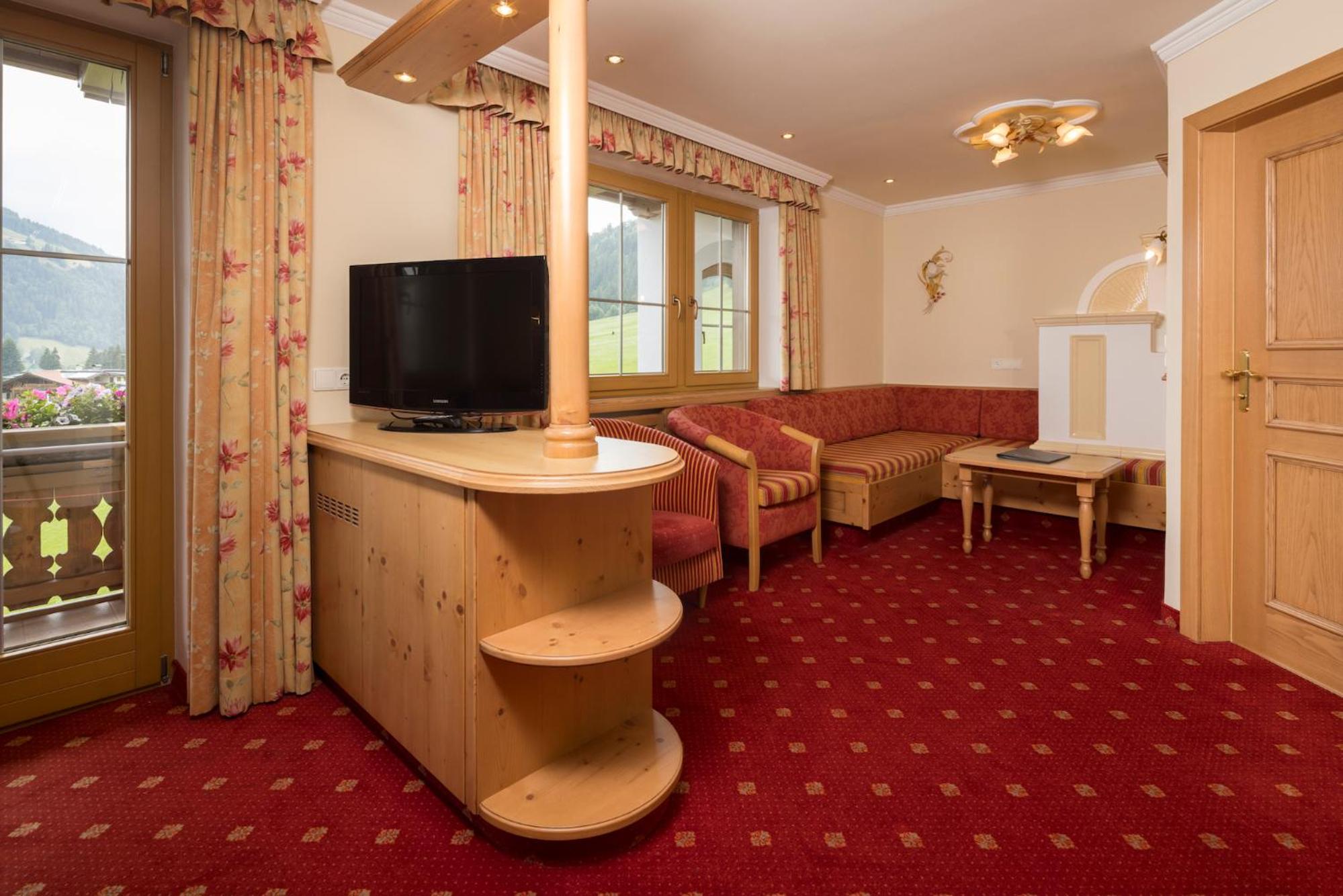 Double Room with Spa Bath - Photo 1