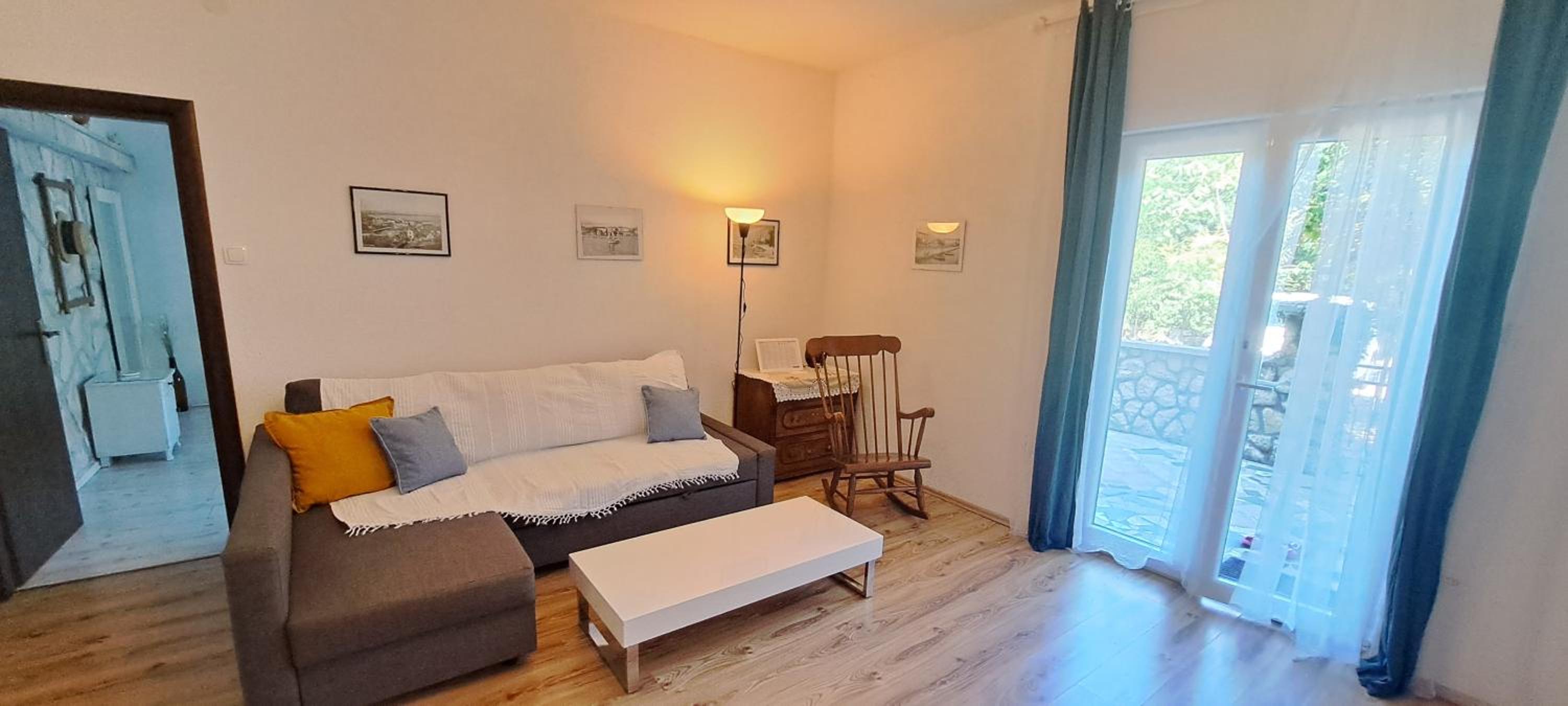 One-Bedroom Bungalow