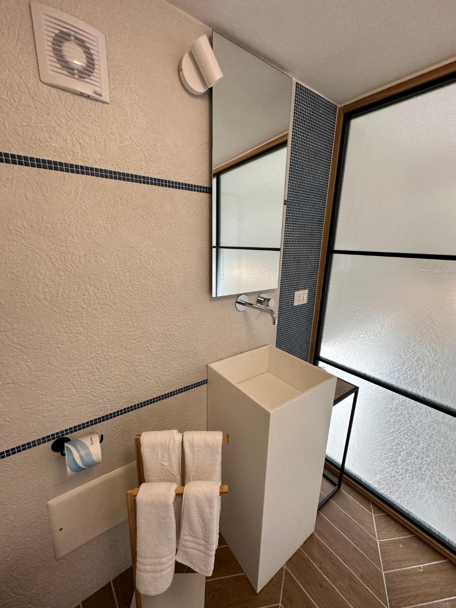 Double Room with Lake View photo 2