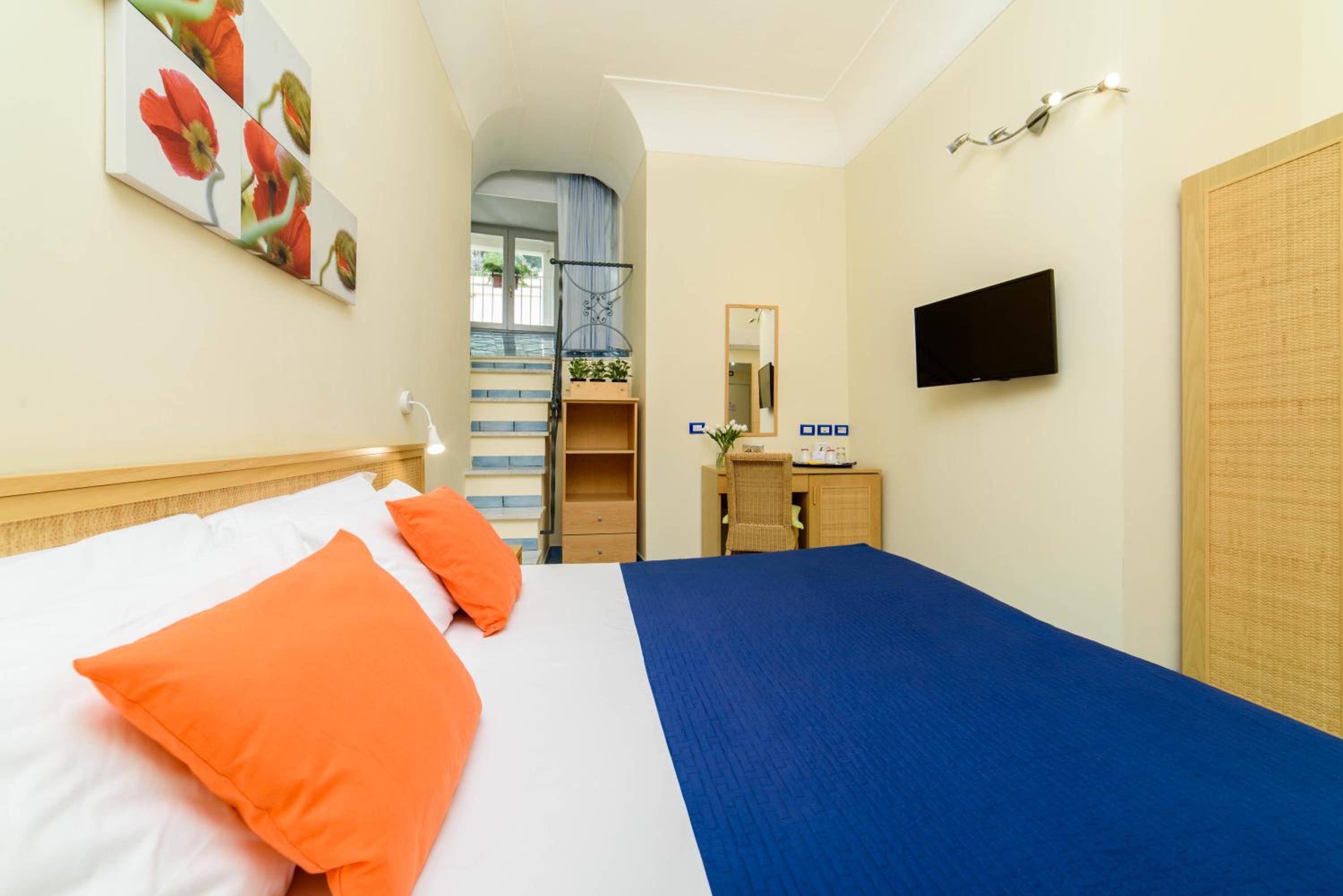 Double Room - Photo 4