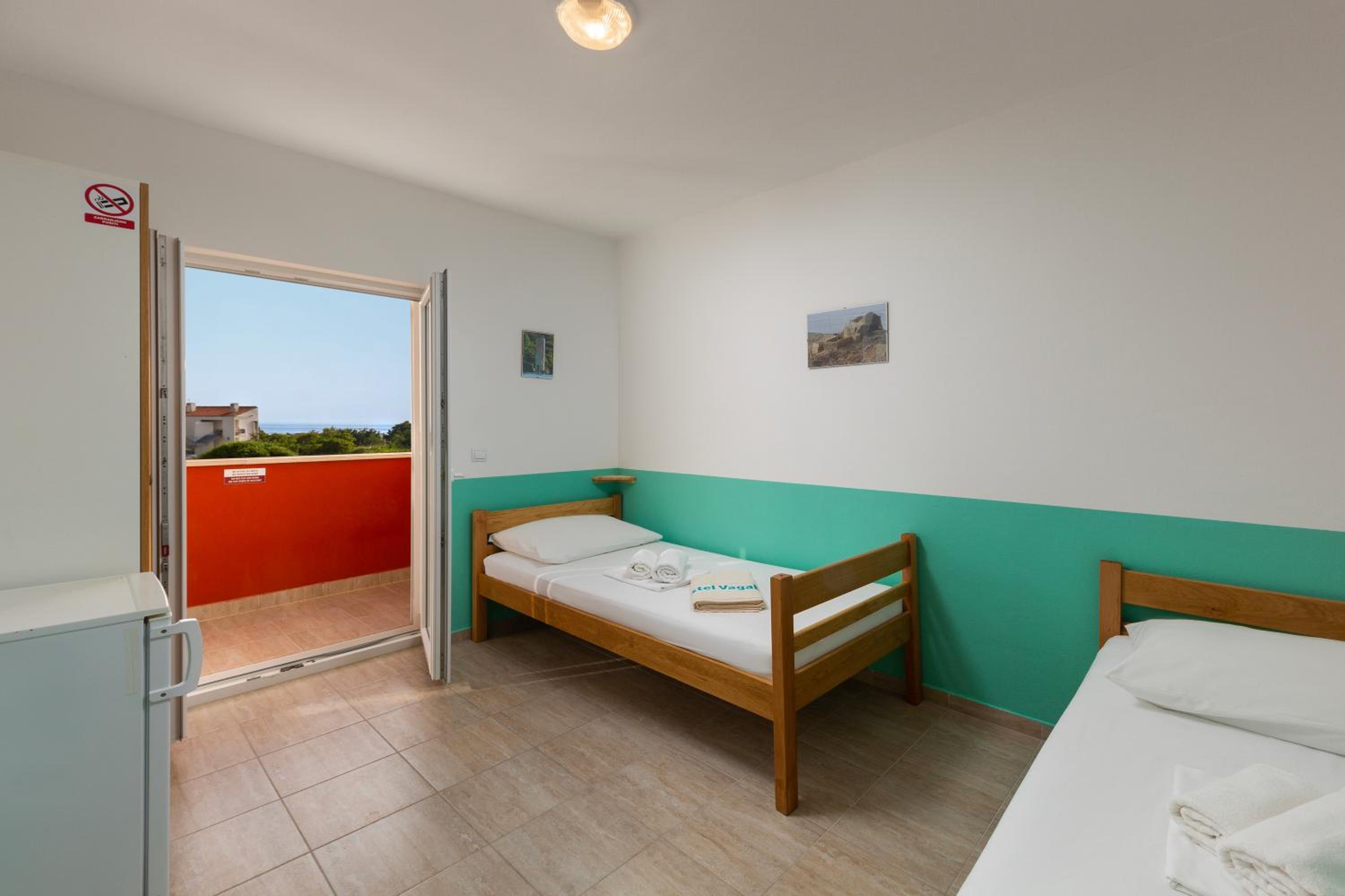 Twin Room with Balcony photo 3