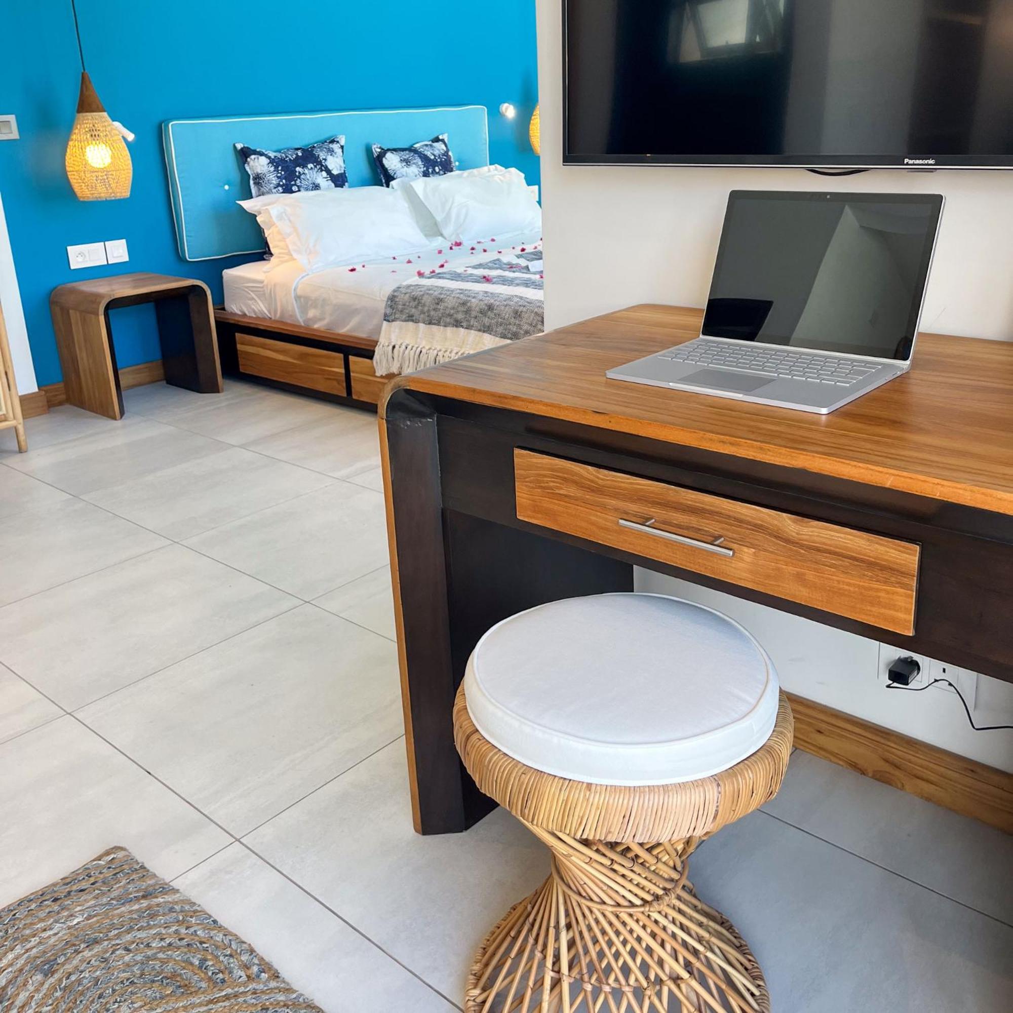 King Suite with Sea View - Photo 11
