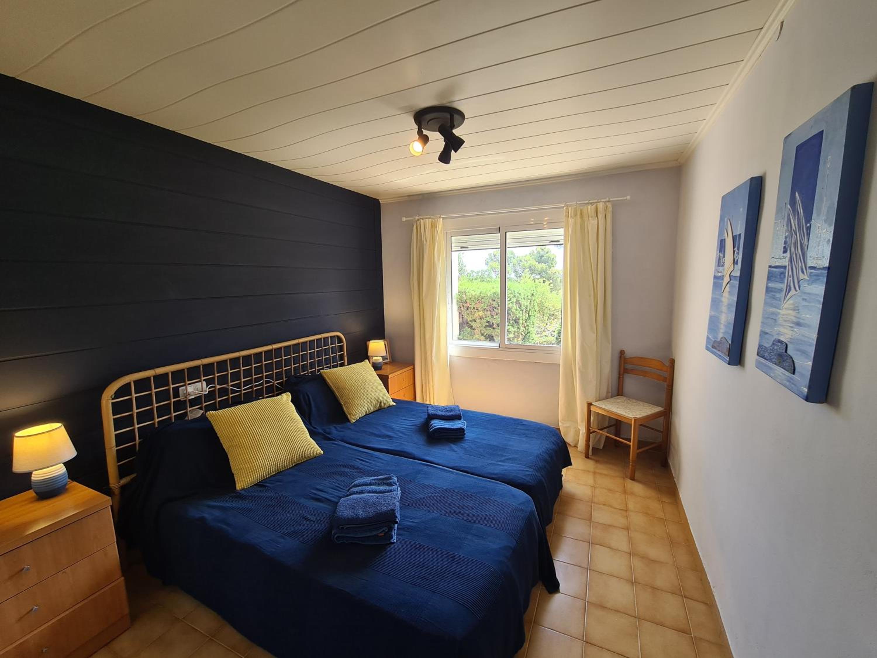 Two-Bedroom Apartment with Balcony and Sea View photo 3